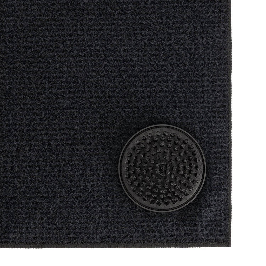 UST Premium magnetische golfhanddoek in wit, zwart of grijs met borstel voor het reinigen van golfclubs, door Thom's Golfgear