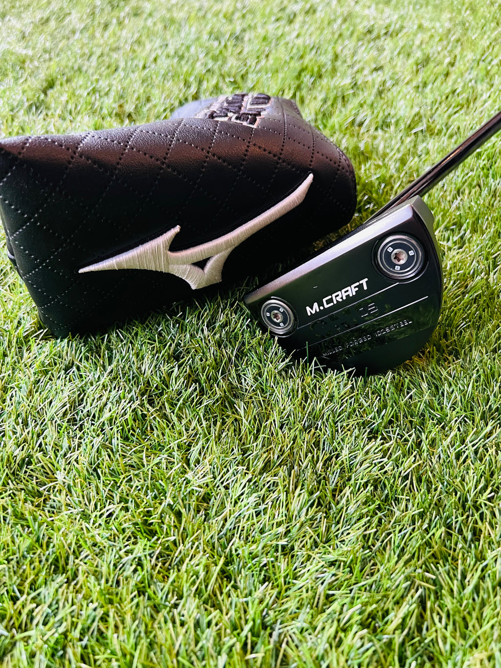 Mizuno M-Craft OMOI 05 putter, 34 inch, rechtshandig, met houten handvat en glad kopontwerp, golfclub voor precisie putting