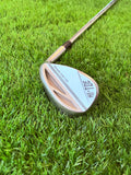 TaylorMade Hi-Toe Milled Grind Wedge 52° met 9 bounce voor rechtshandige golfers, close-up van het clubhoofd en grooves