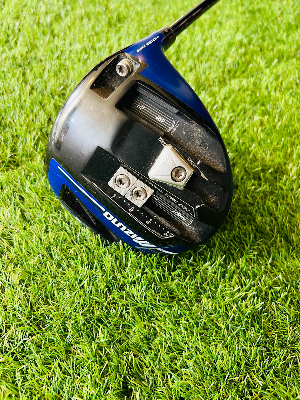 Verstelbare Mizuno GT180 driver voor rechtshandige golfers, met een comfortabele grip en aerodynamisch ontwerp.