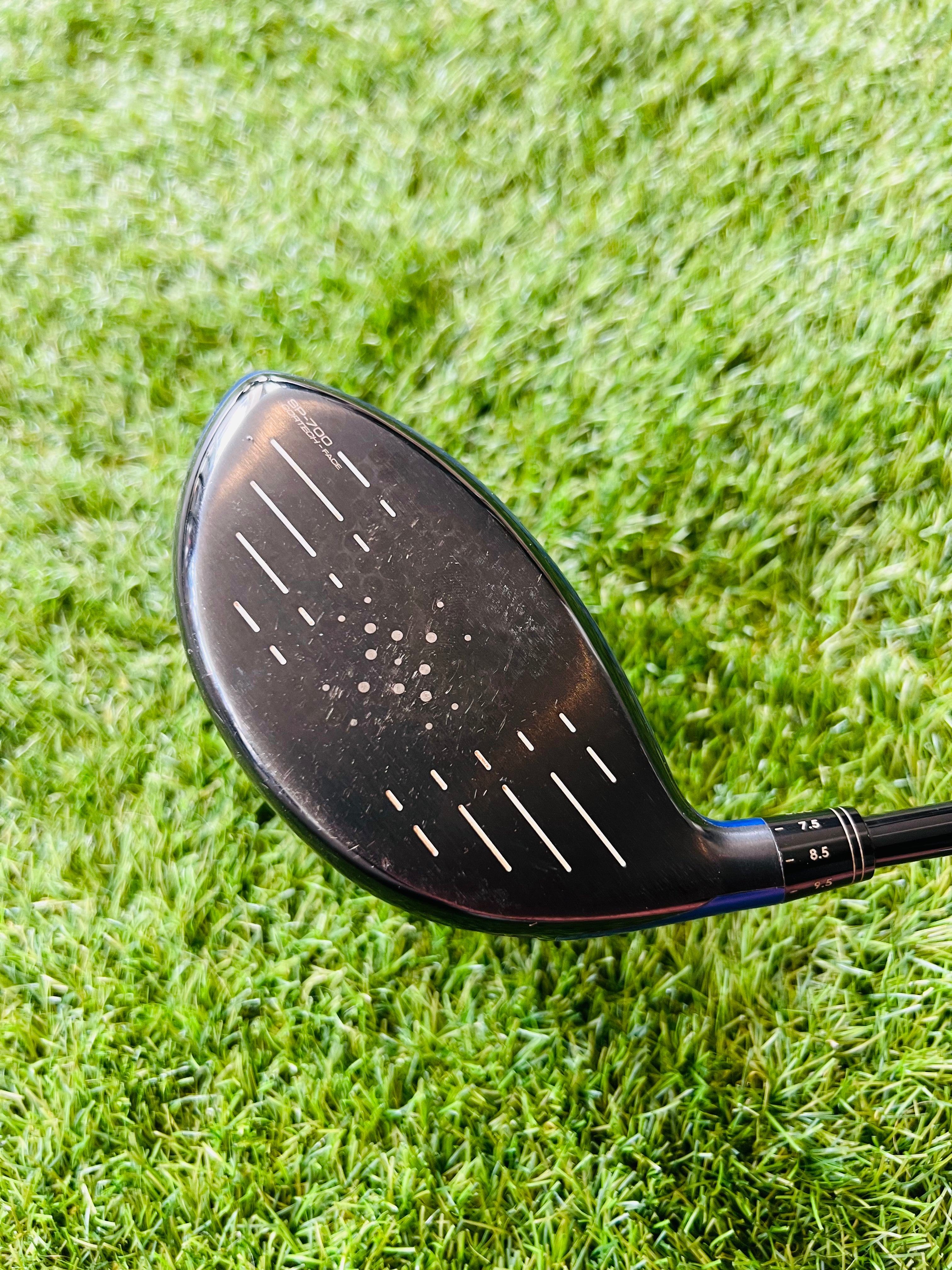 Verstelbare Mizuno GT180 driver voor rechtsgebruikers, golfclub met graphite shaft en grote clubkop, geschikt voor hoge precisie.