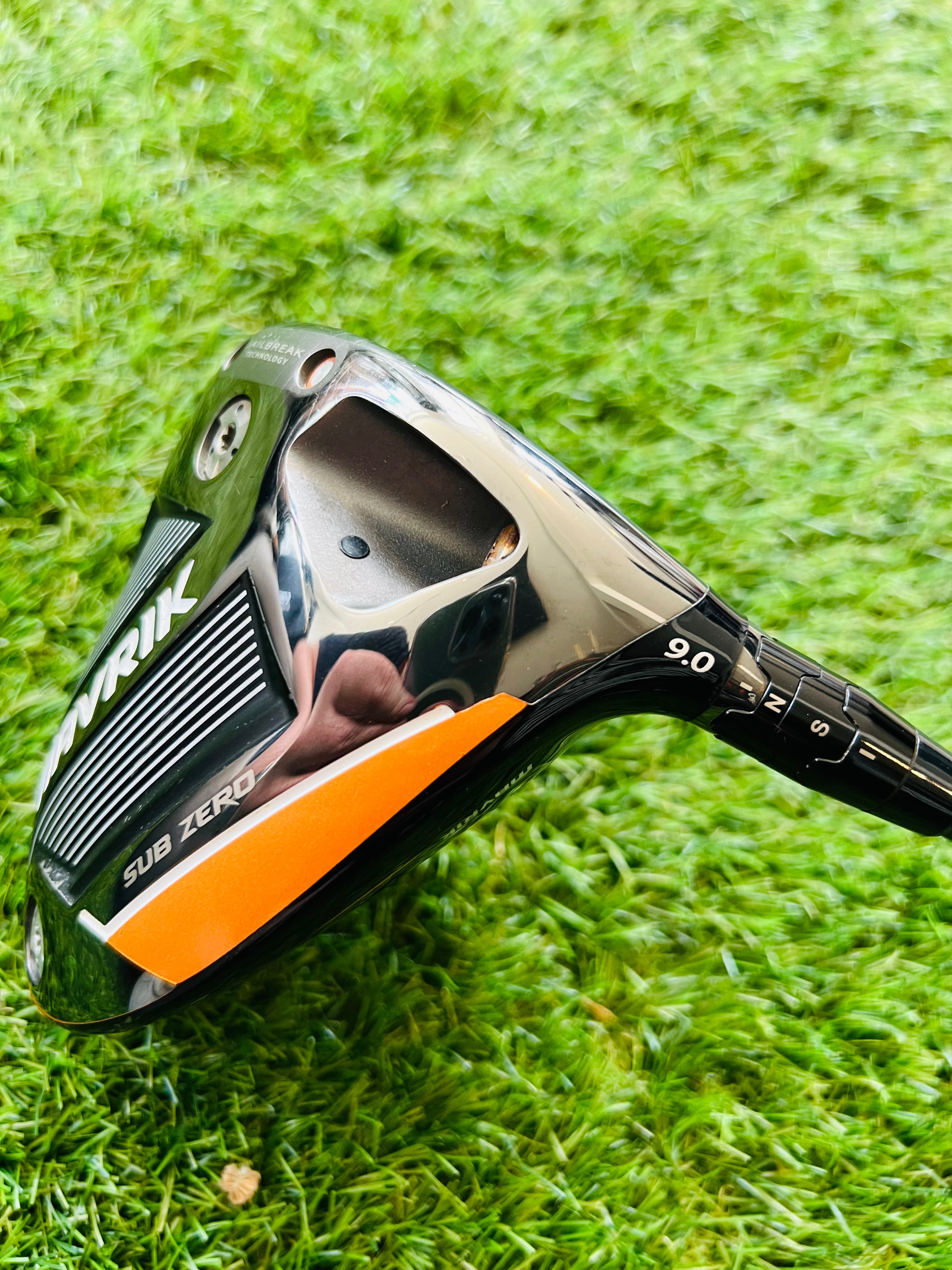 Rechtshandige Callaway Mavrik Sub Zero driver van Thom's Golfgear met 9° loft, zichtbaar op de afbeelding.