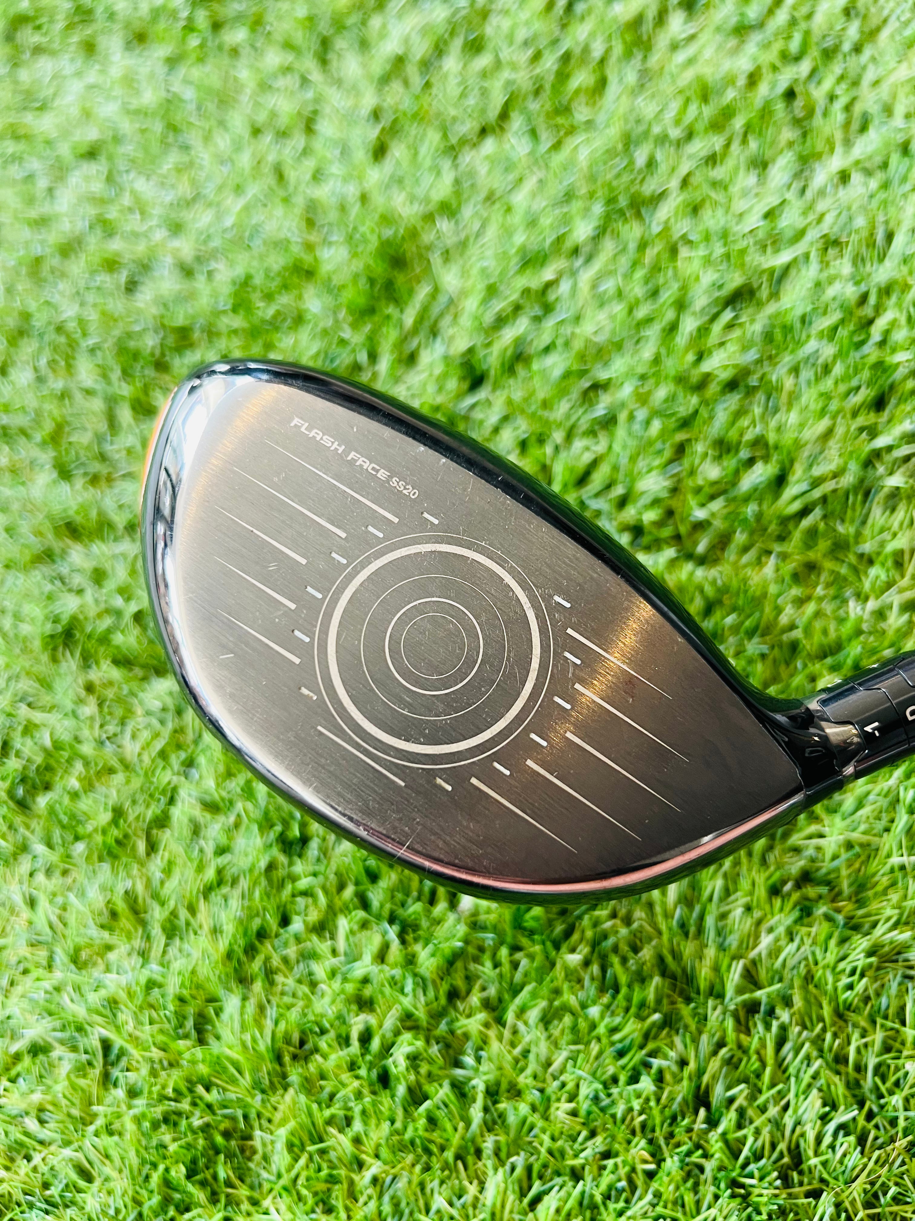 Callaway Mavrik Sub Zero driver 9° rechtshandig, golfclub met graphite shaft en aerodynamic ontwerp op een golfbaan