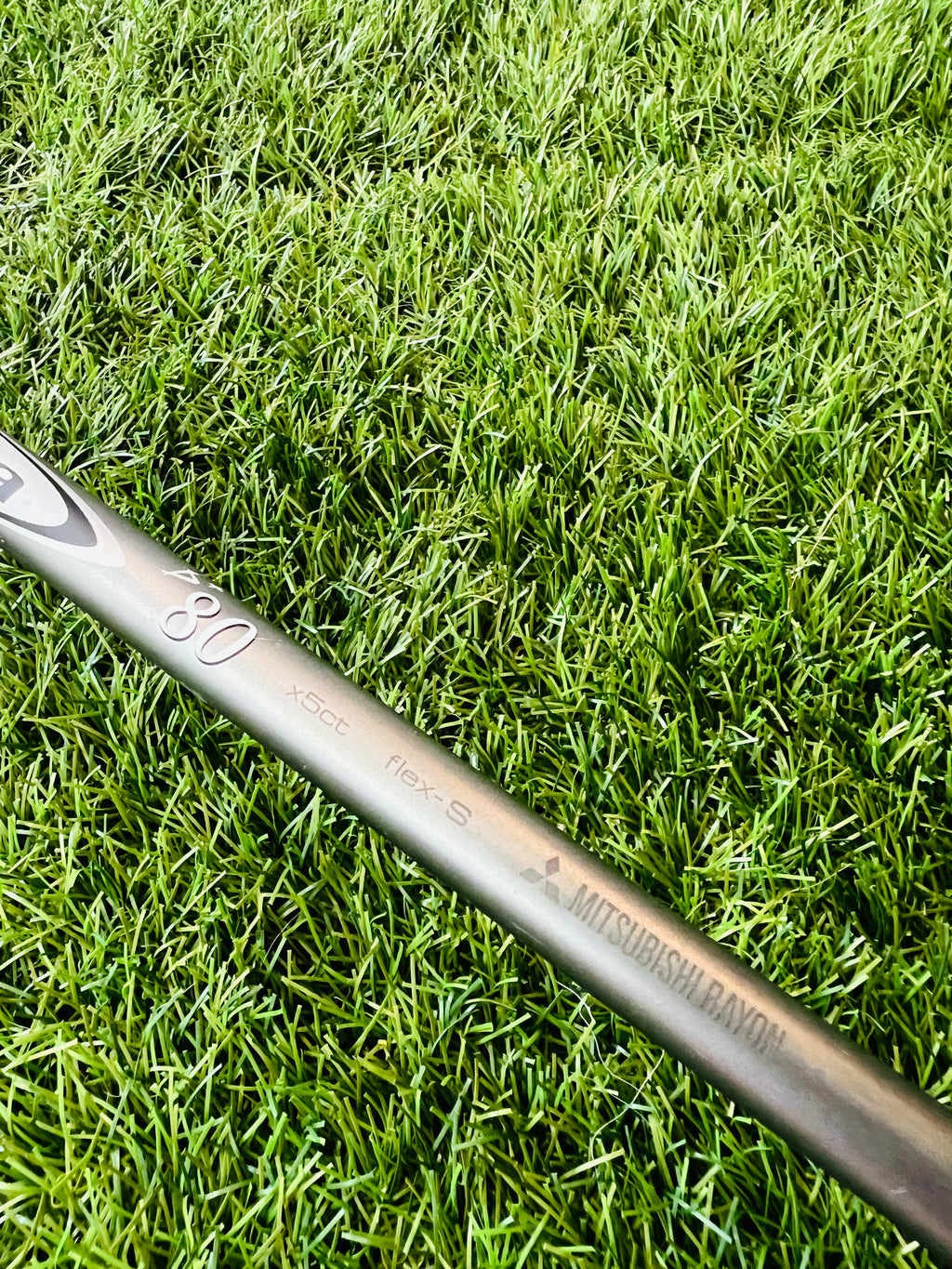 Titleist 915F fairwayhouten 5 met 18° loft, rechtshandig, zichtbaar in afbeelding, golfclub voor verbeterde afstand en controle