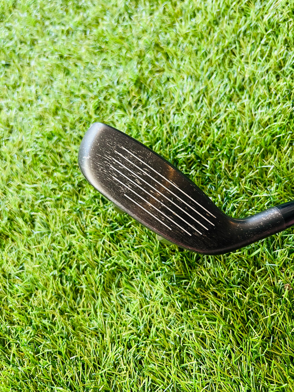 Rechtshandige Cobra King F9 Hybride 3 (19°) golfclub van Thom's Golfgear, zichtbaar op afbeelding.