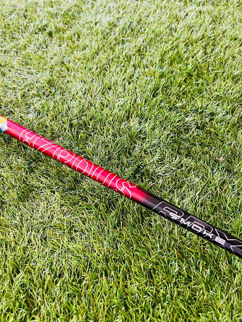 Wilson Dynapower Hybride 3, 19°, rechtshandig, golfhybride club met graphite shaft en zwarte grip op de afbeelding
