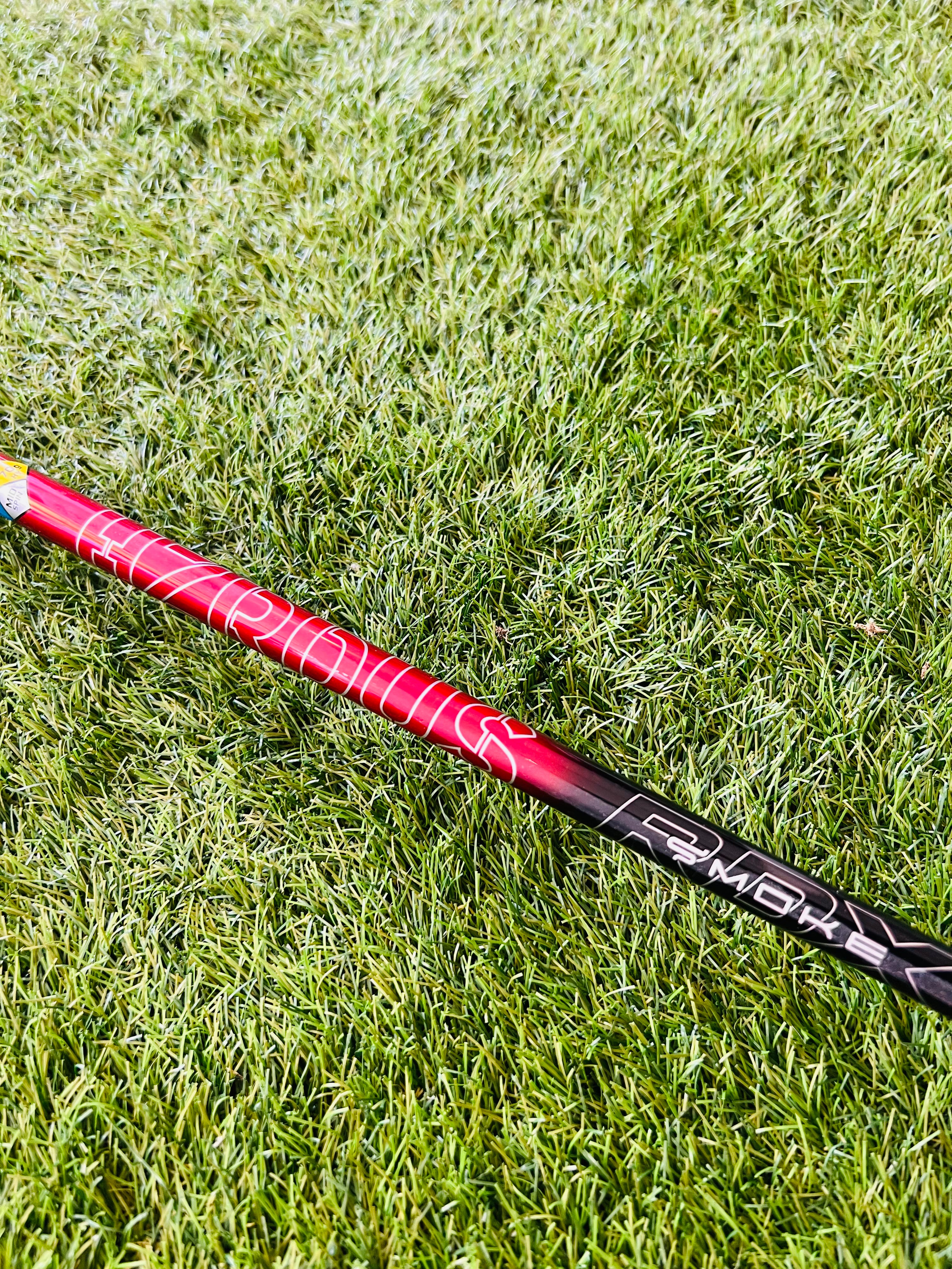 Wilson Dynapower Hybride 3, 19°, rechtshandig, golfhybride club met graphite shaft en zwarte grip op de afbeelding