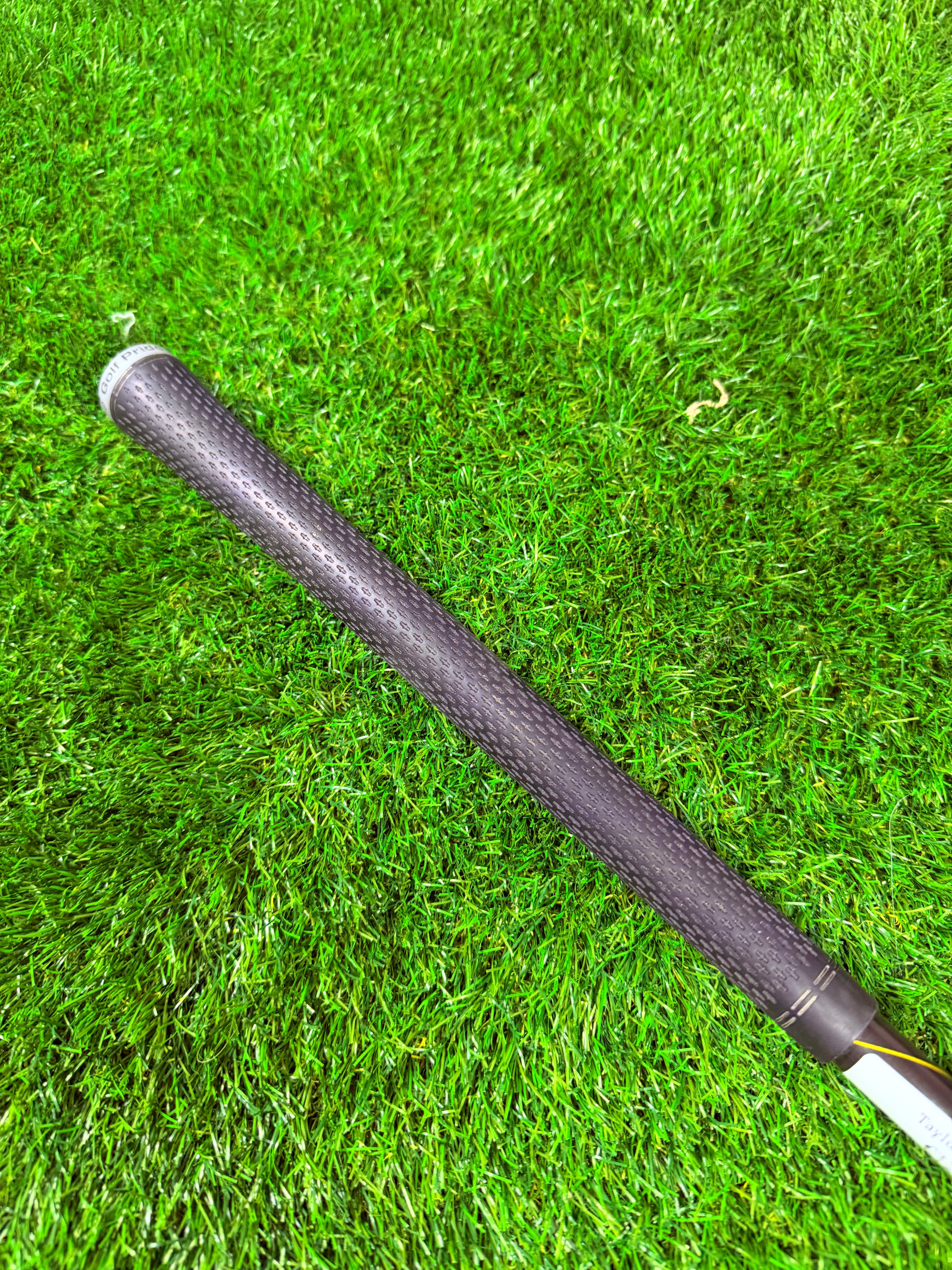 Rechtshandige TaylorMade RBZ driver 10,5° met houten clubhoofd en grafieten shaft, geschikt voor golfers.