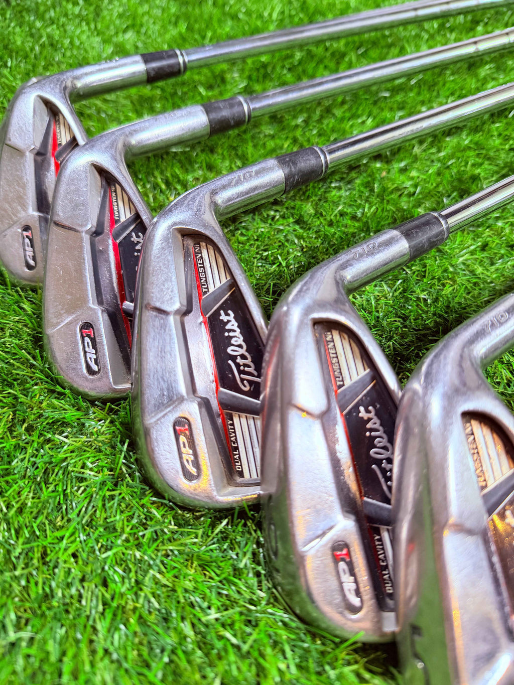 Titleist AP1 710 IJzers – 4 t/m PW (Rechtshandig)