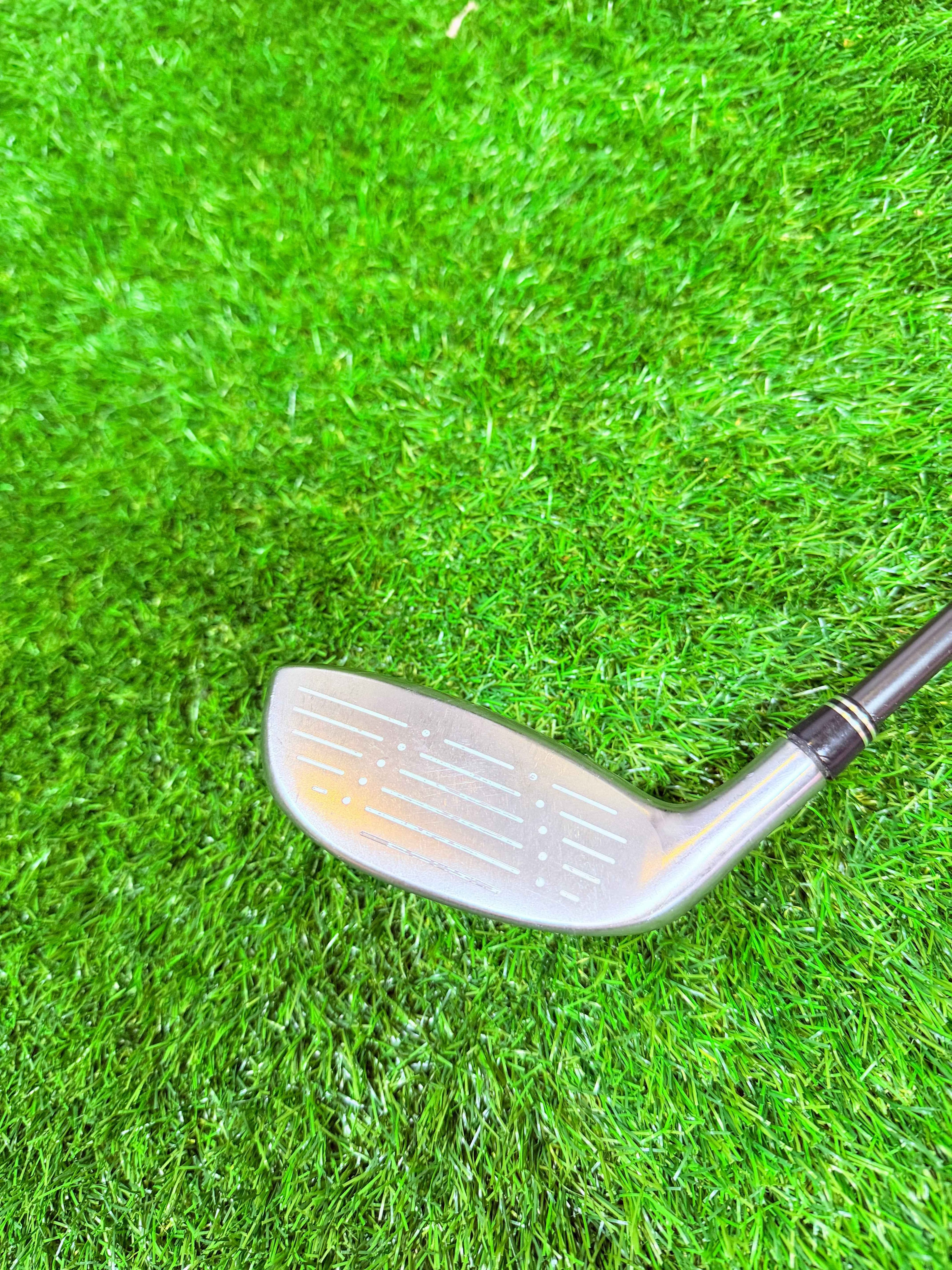 King Cobra Baffler TWS Hybride 4 – 23° (Rechtshandig)