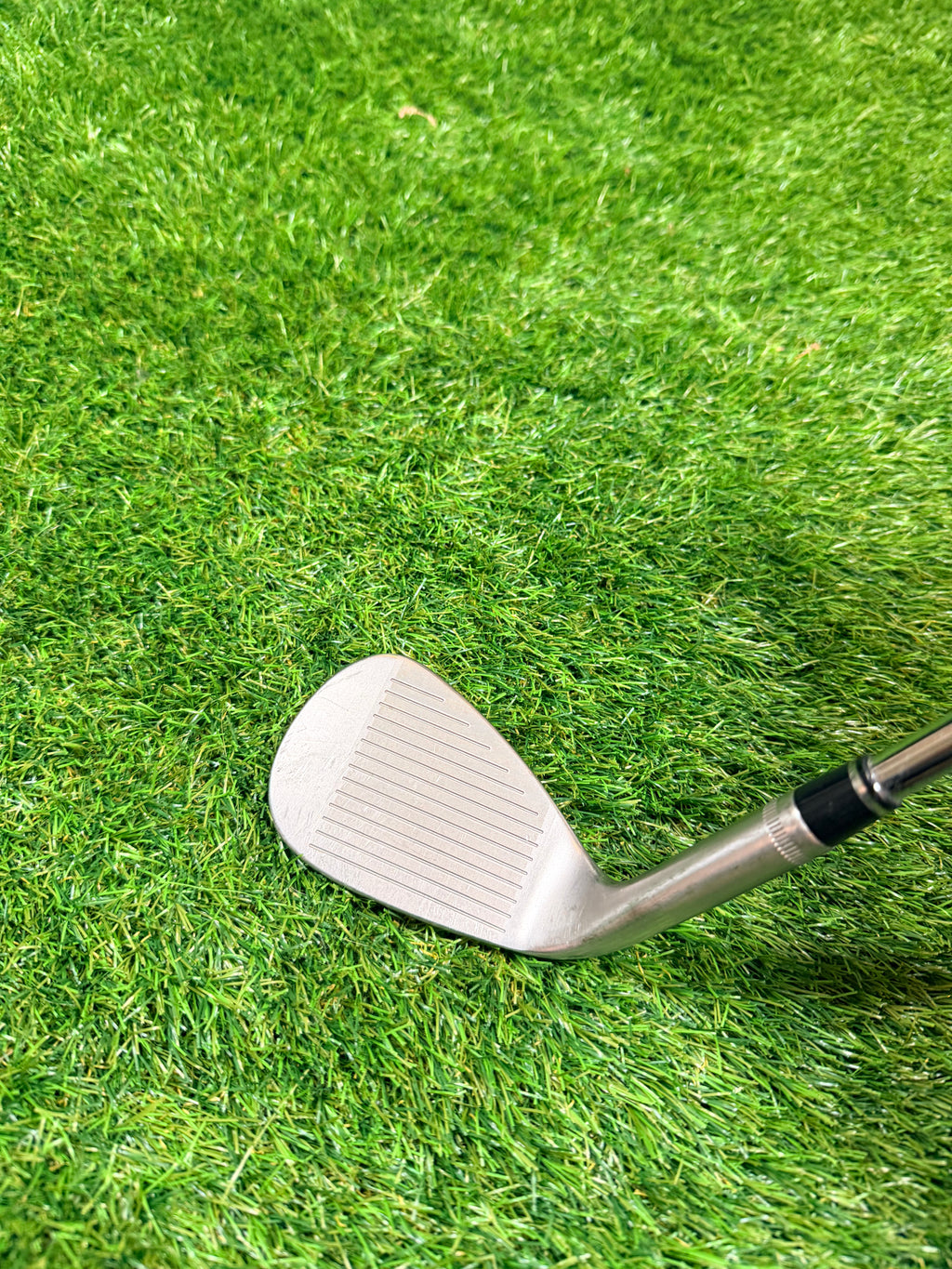Wilson Staff FG Tour Traction Control Wedge – 56° (Rechtshandig)