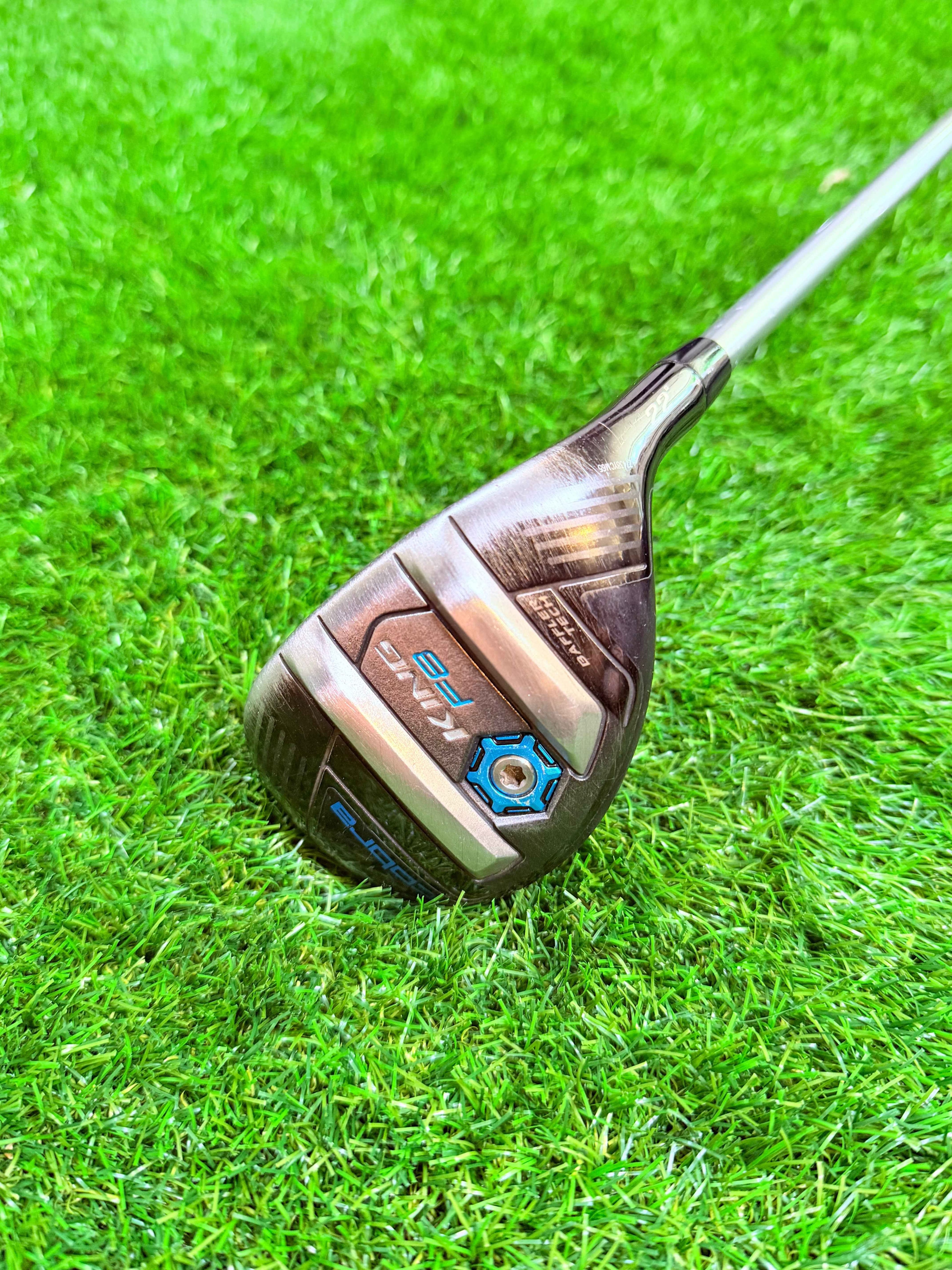 Cobra King F8 Baffler Tech Hybride 4 – 22° (Rechtshandig)