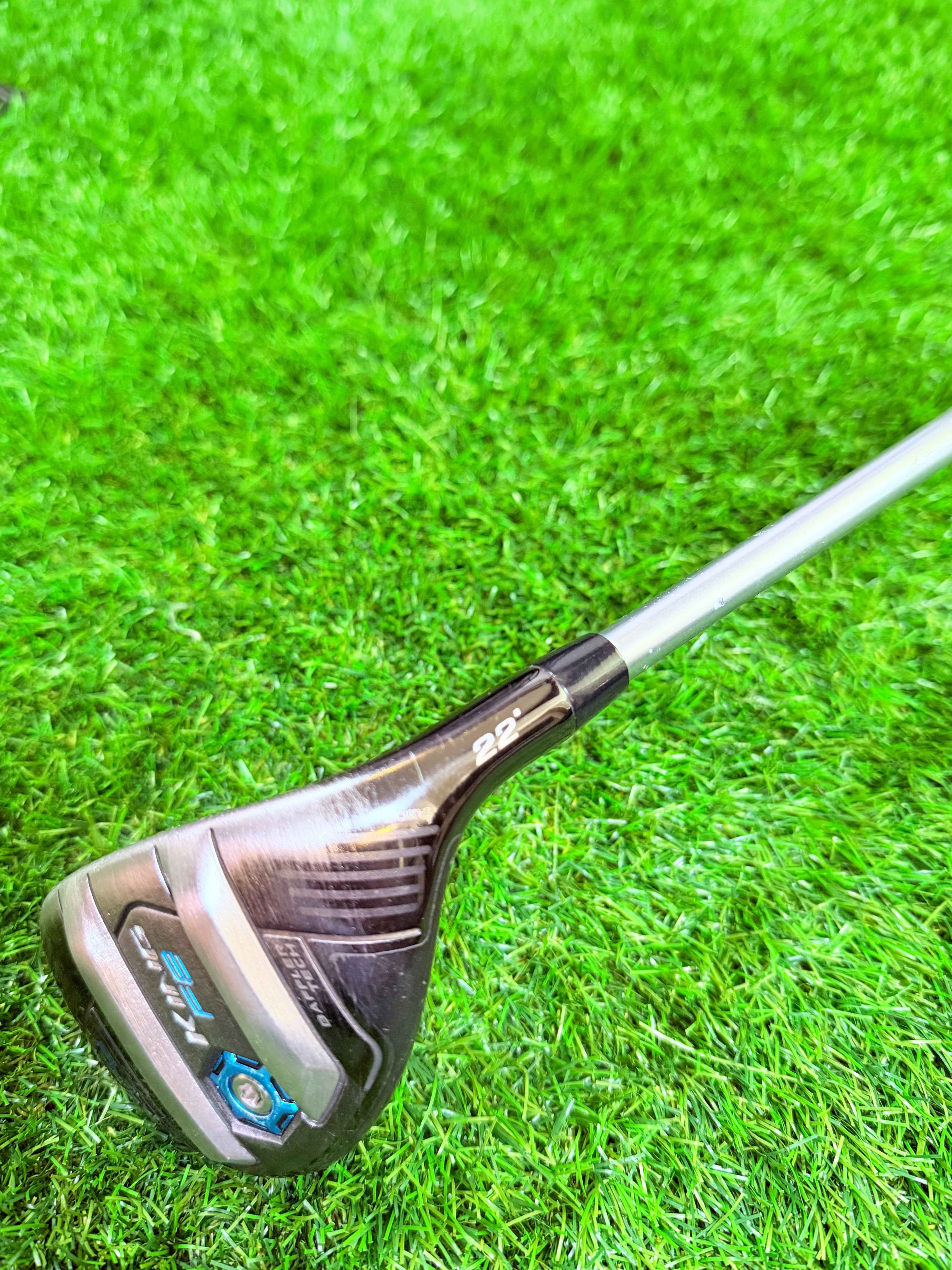 Cobra King F8 Baffler Tech Hybride 4 – 22° (Rechtshandig)