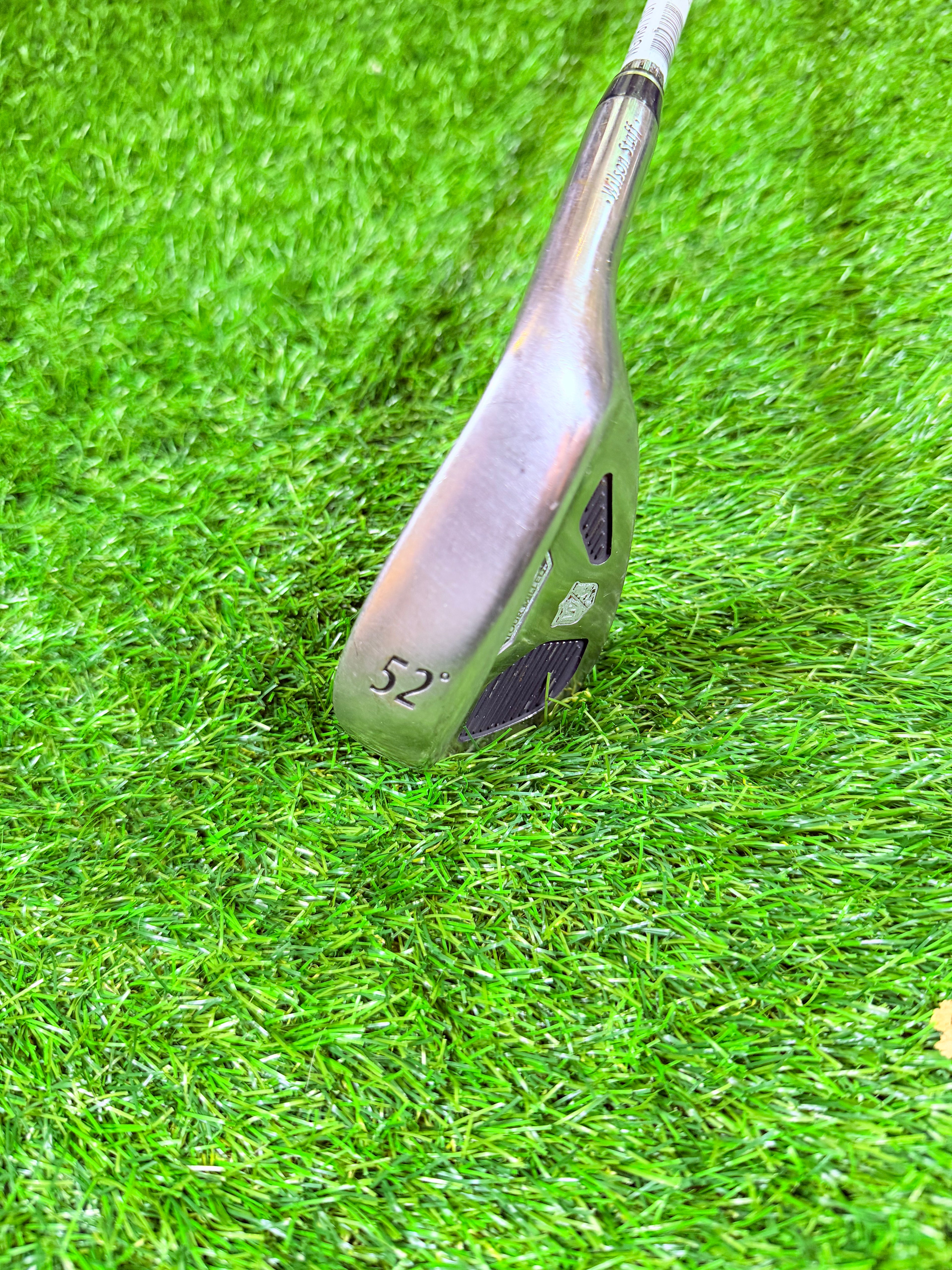 Wilson Staff TW9 Tour Milled Gapwedge – 52° / 8° Bounce (Rechtshandig)