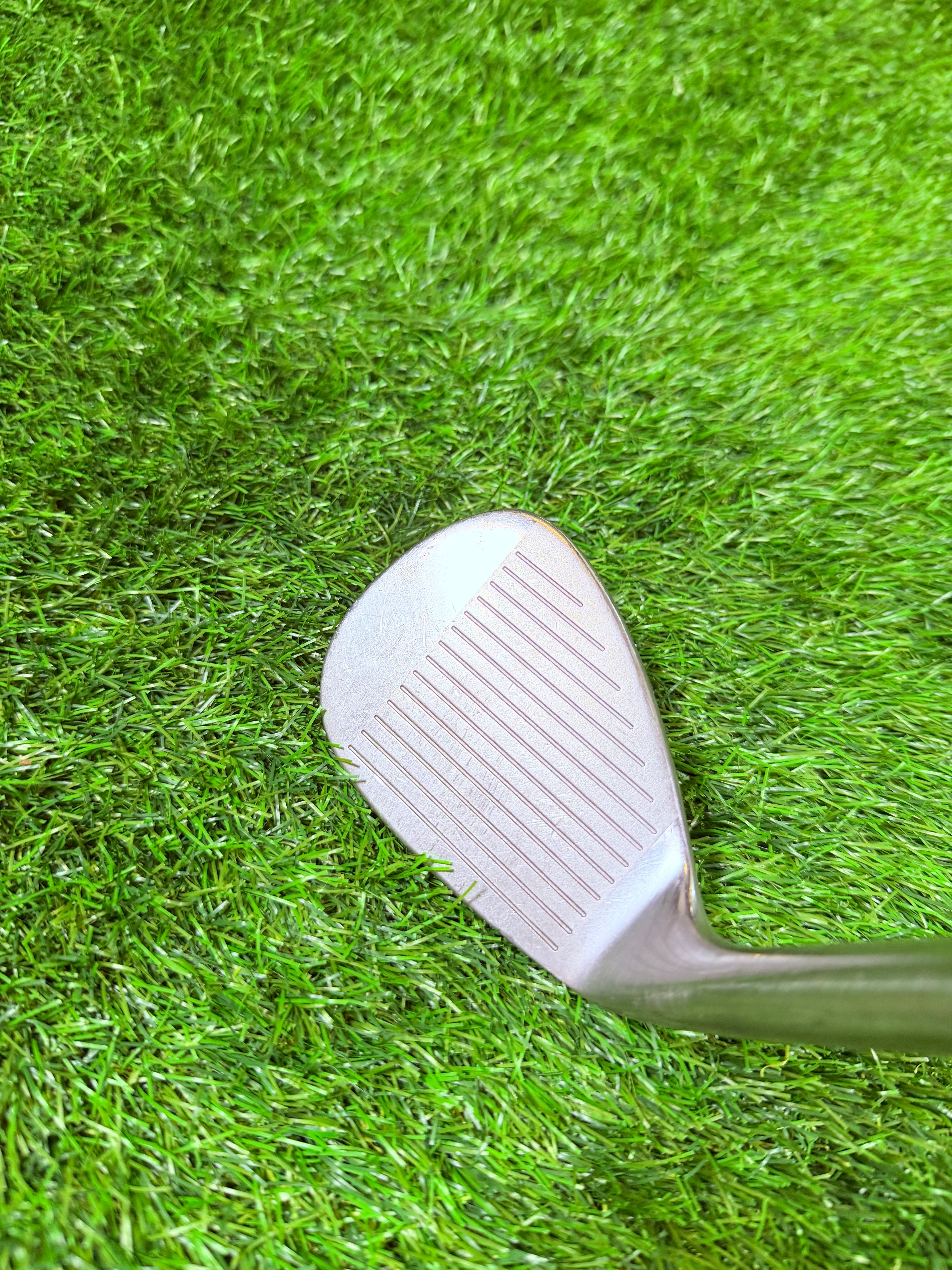 Wilson Staff TW9 Tour Milled Gapwedge – 52° / 8° Bounce (Rechtshandig)