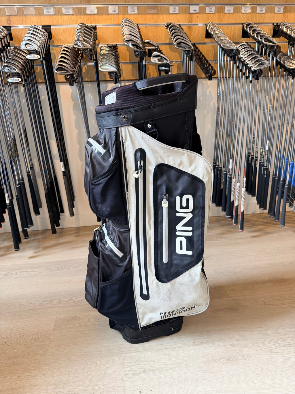 PING Pioneer Monsoon Cartbag – Zwart/Wit – 14-Vaks