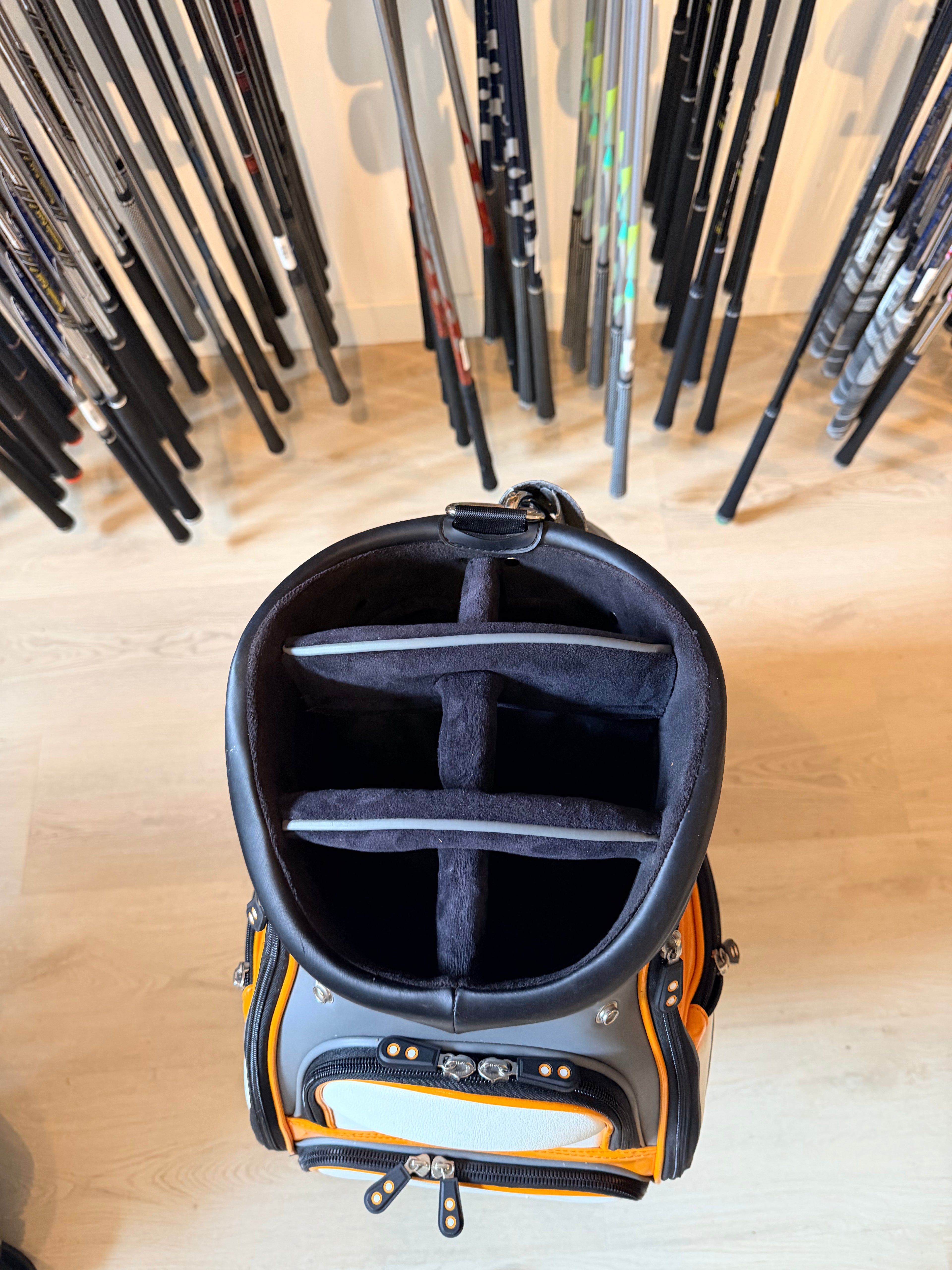 Callaway Mavrik Tourbag – Inclusief Regencover