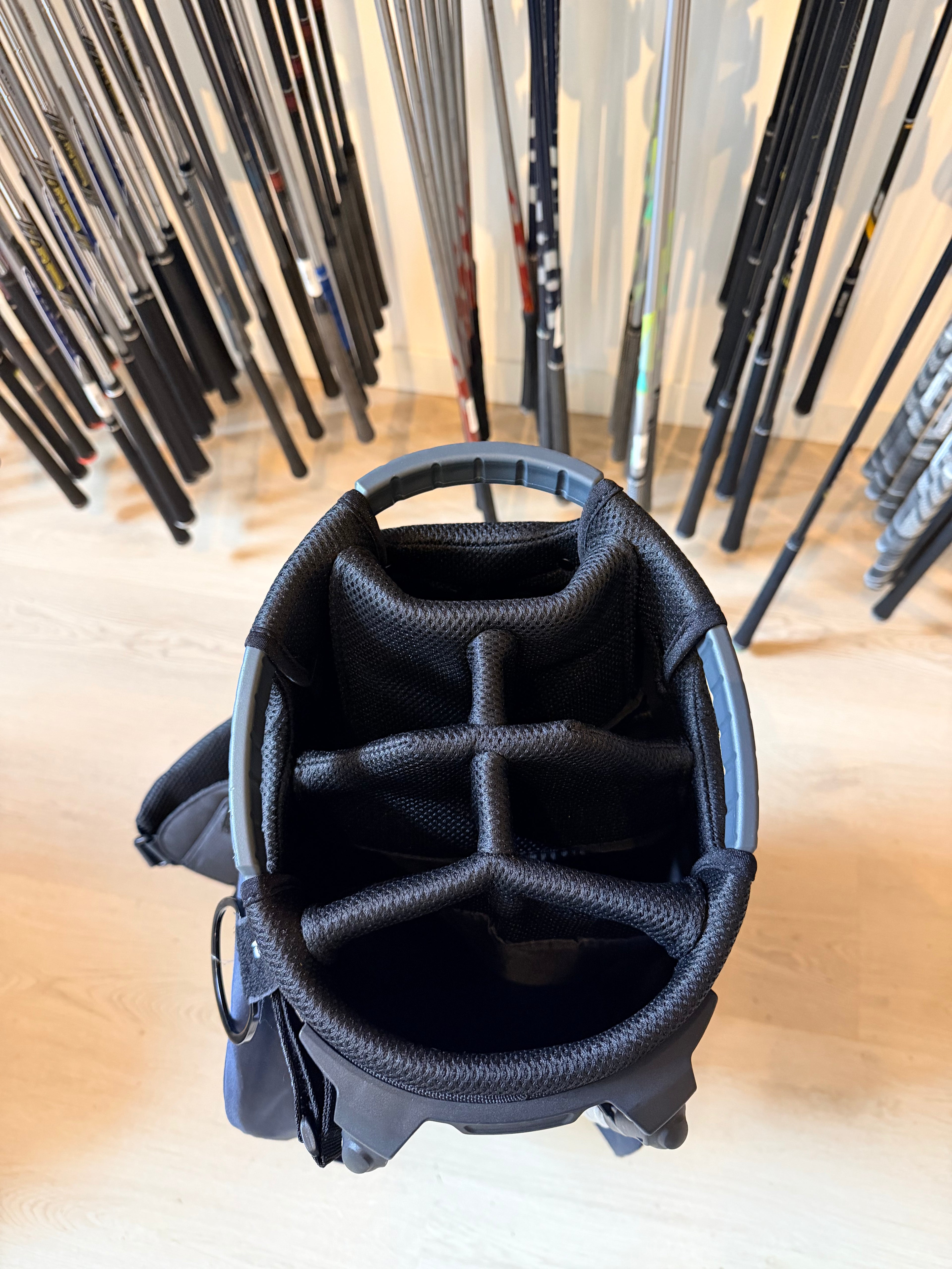 Srixon Standbag – 6-Vaks – BMW Logo (Nieuw)