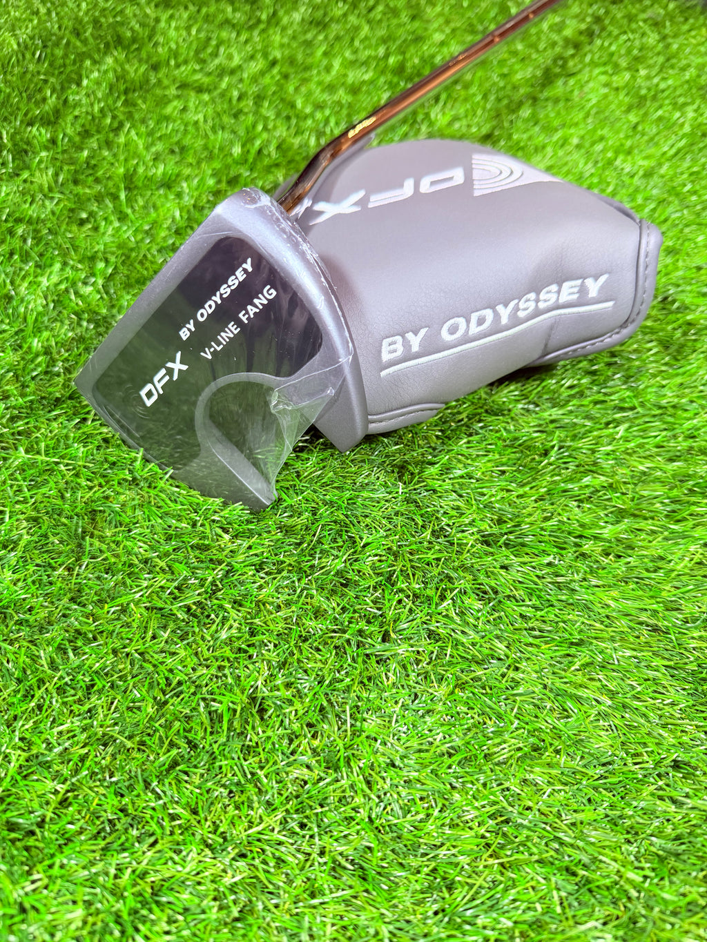 Odyssey DFX V-Line Fang Putter – 33 Inch (Rechtshandig)