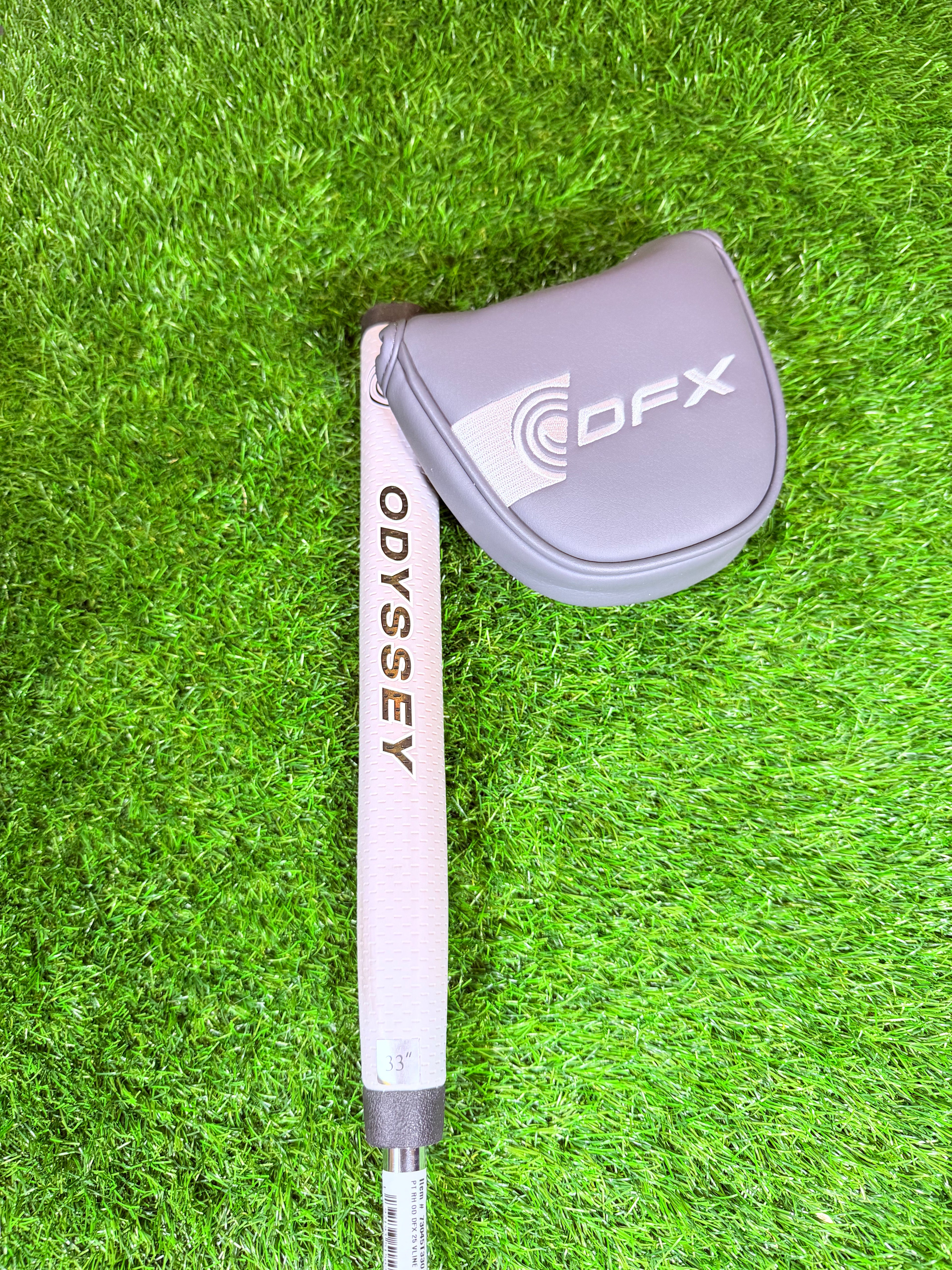 Odyssey DFX V-Line Fang Putter – 33 Inch (Rechtshandig)