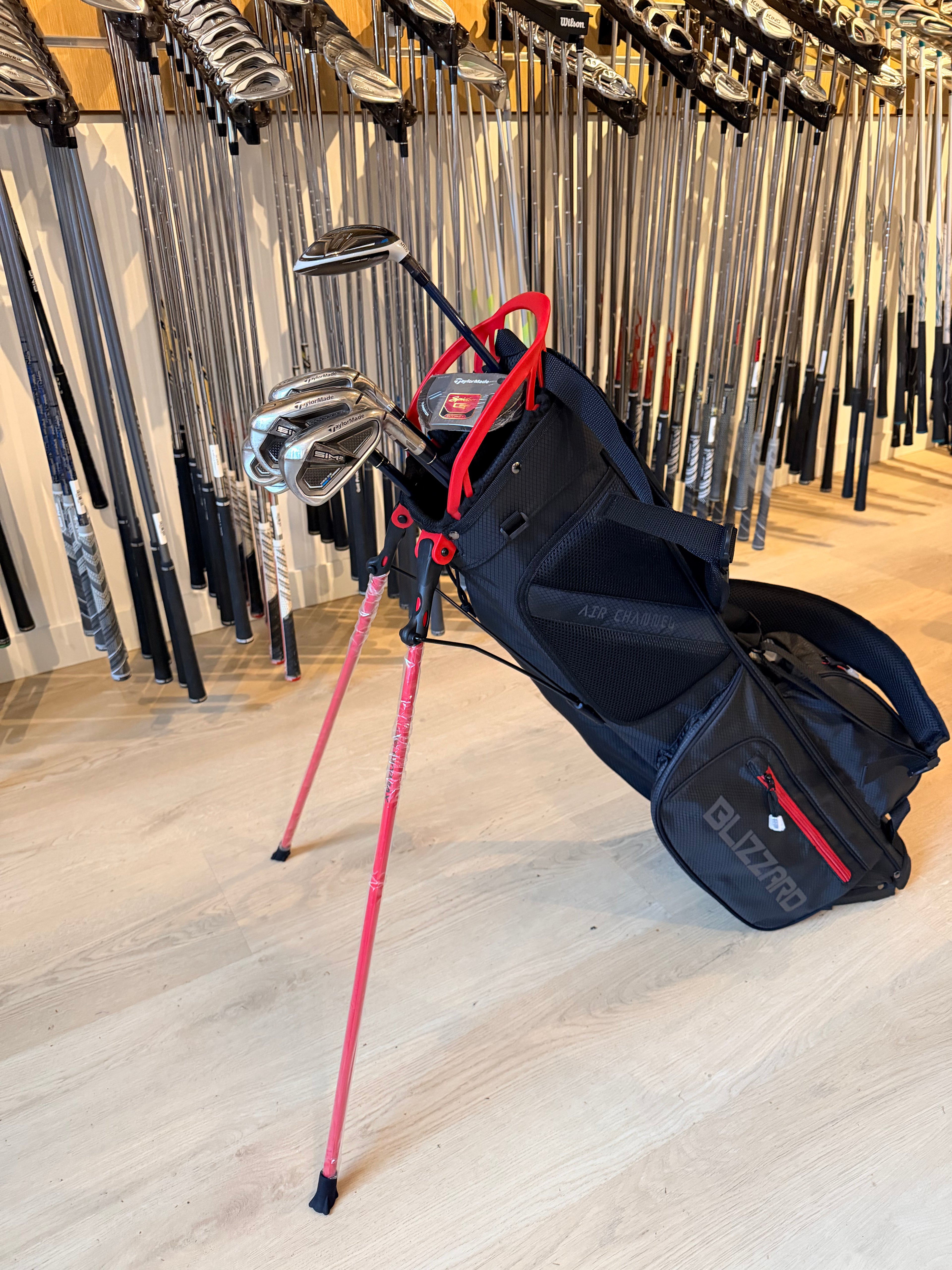 TaylorMade SIM2 Max OS Golfset – 6 t/m SW + Hybride 5 + Nieuwe Spider GT Putter + Nieuwe Standbag (Rechtshandig)