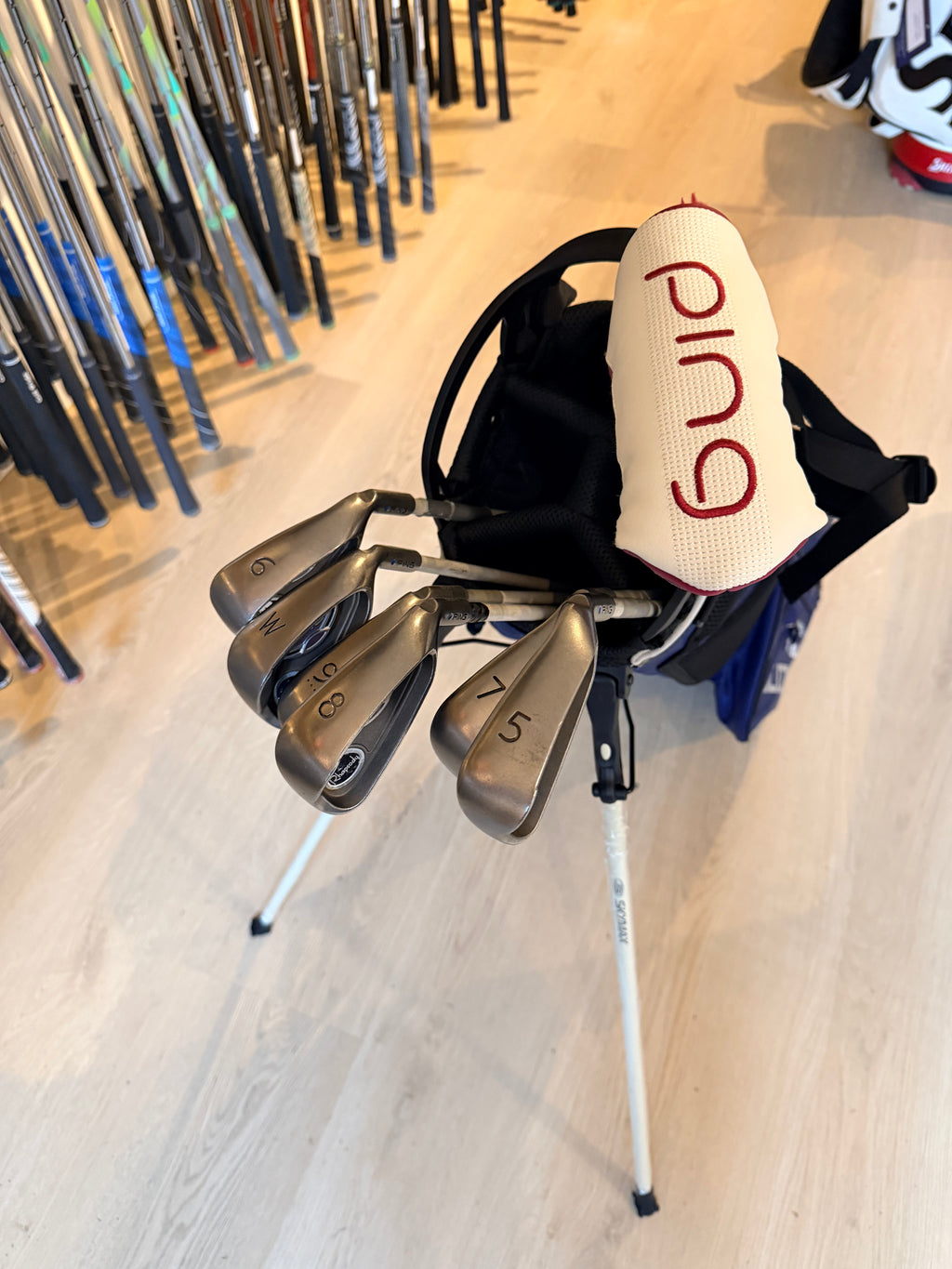 PING Rhapsody Dames Golfset – 5 t/m PW + Nieuwe G Le2 Putter + Nieuwe Standbag (Rechtshandig)