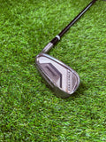 Cleveland Smart Sole full-face chipper voor rechtshandige golfers, wit en zwart met handvat, ideaal voor precisie chipshots