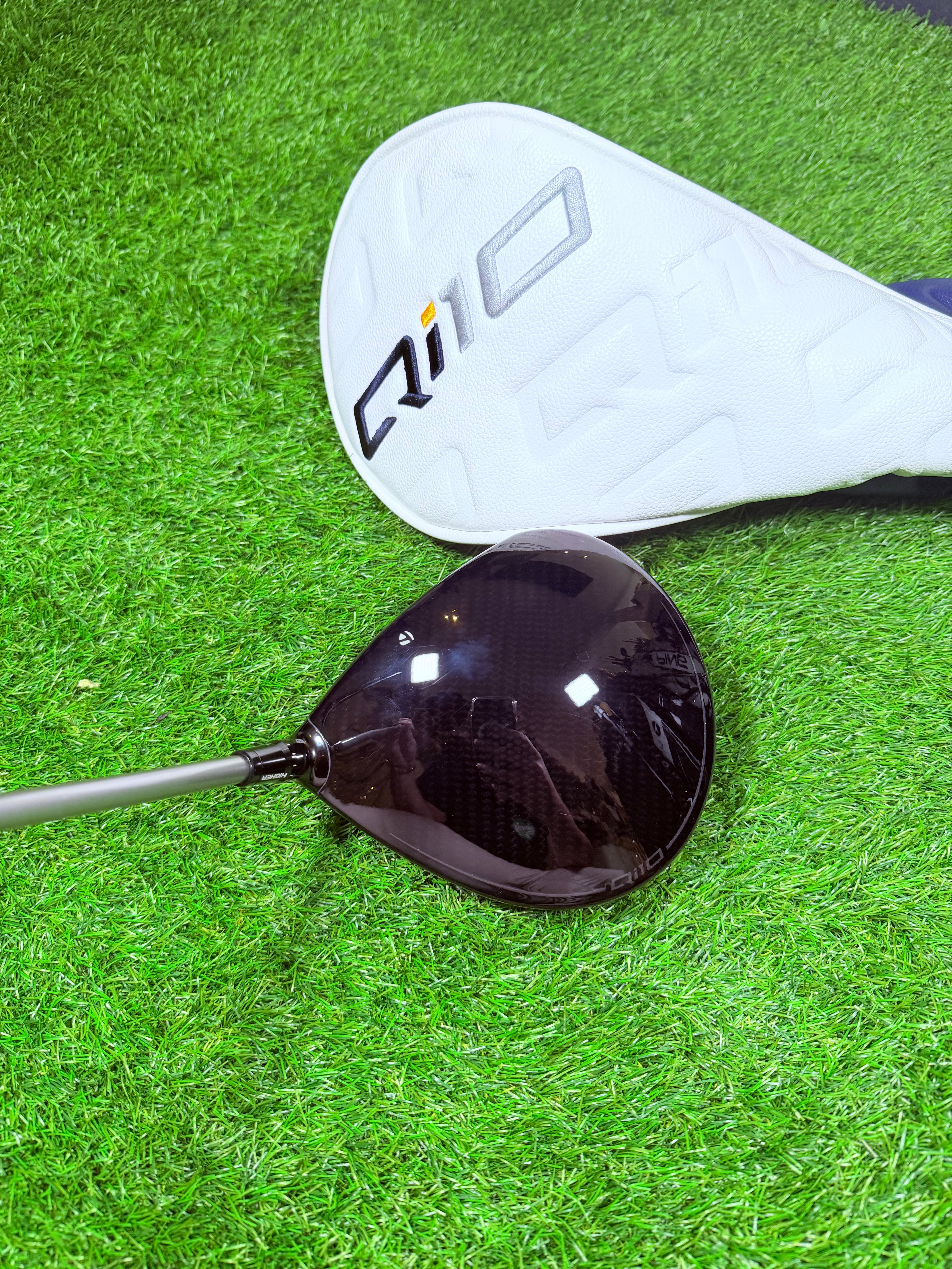 Rechtshandige TaylorMade Qi10 Max driver met 10,5° loft, golfclub met vernieuwend ontwerp en moderne uitstraling.