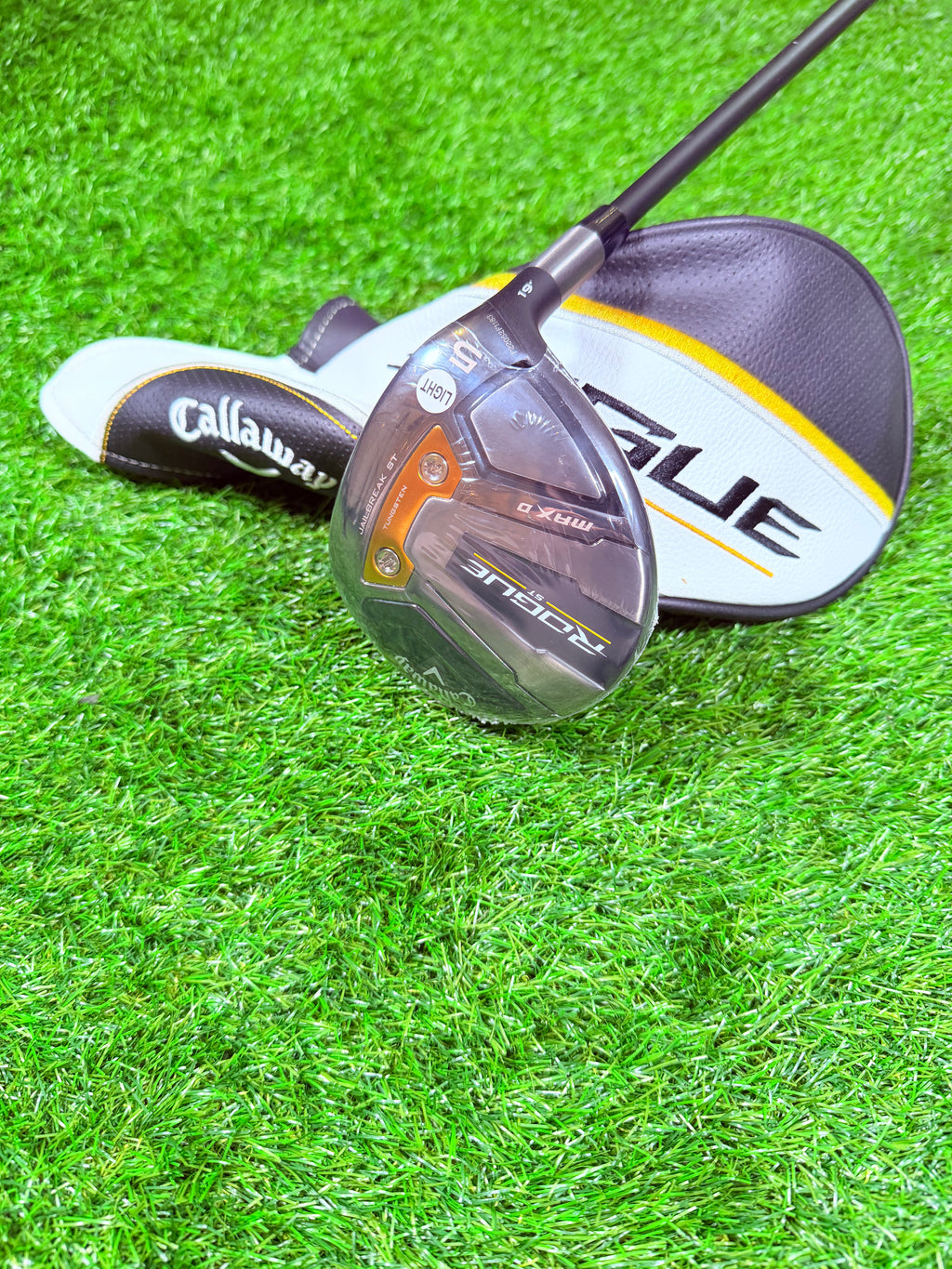 Callaway Rogue ST Max D 5-wood golfclub met 19° loft, ontworpen voor maximale stabiliteit en controle op de baan.