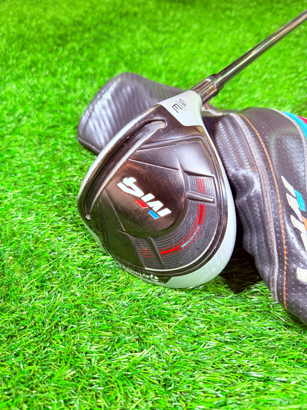 Rechtshandige TaylorMade M4 3-wood met 15° loft, golfclub met graphite shaft en zwarte afwerking, zichtbaar op de afbeelding.
