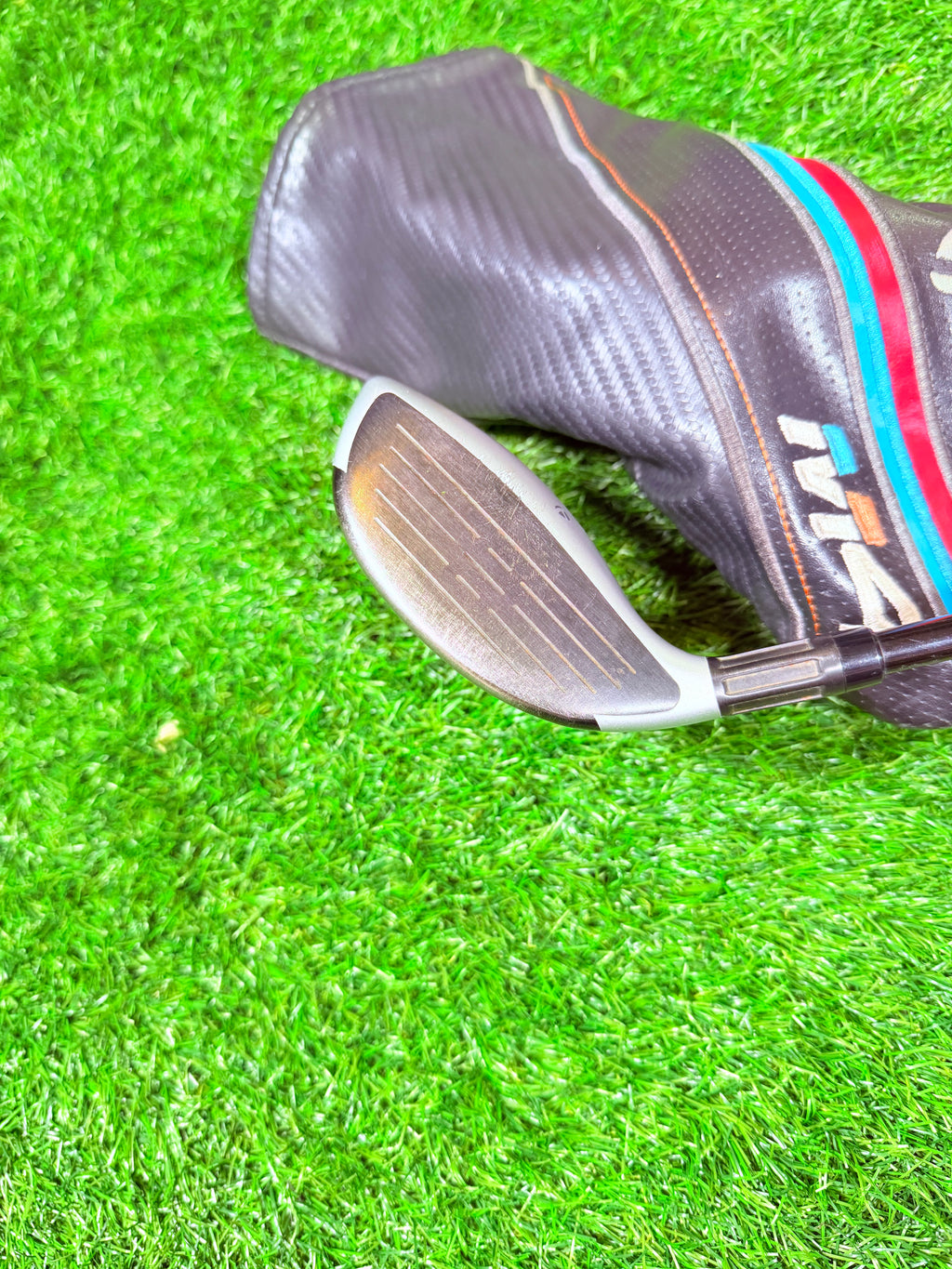 Rechtshandige TaylorMade M4 3-wood (15°) golfclub met graphite shaft, zichtbaar op de afbeelding.