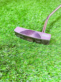 YES! C-Groove Tracy Putter van Thom's Golfgear, 35 inch rechtshandig, close-up van het golfpudder met C-groove ontwerp