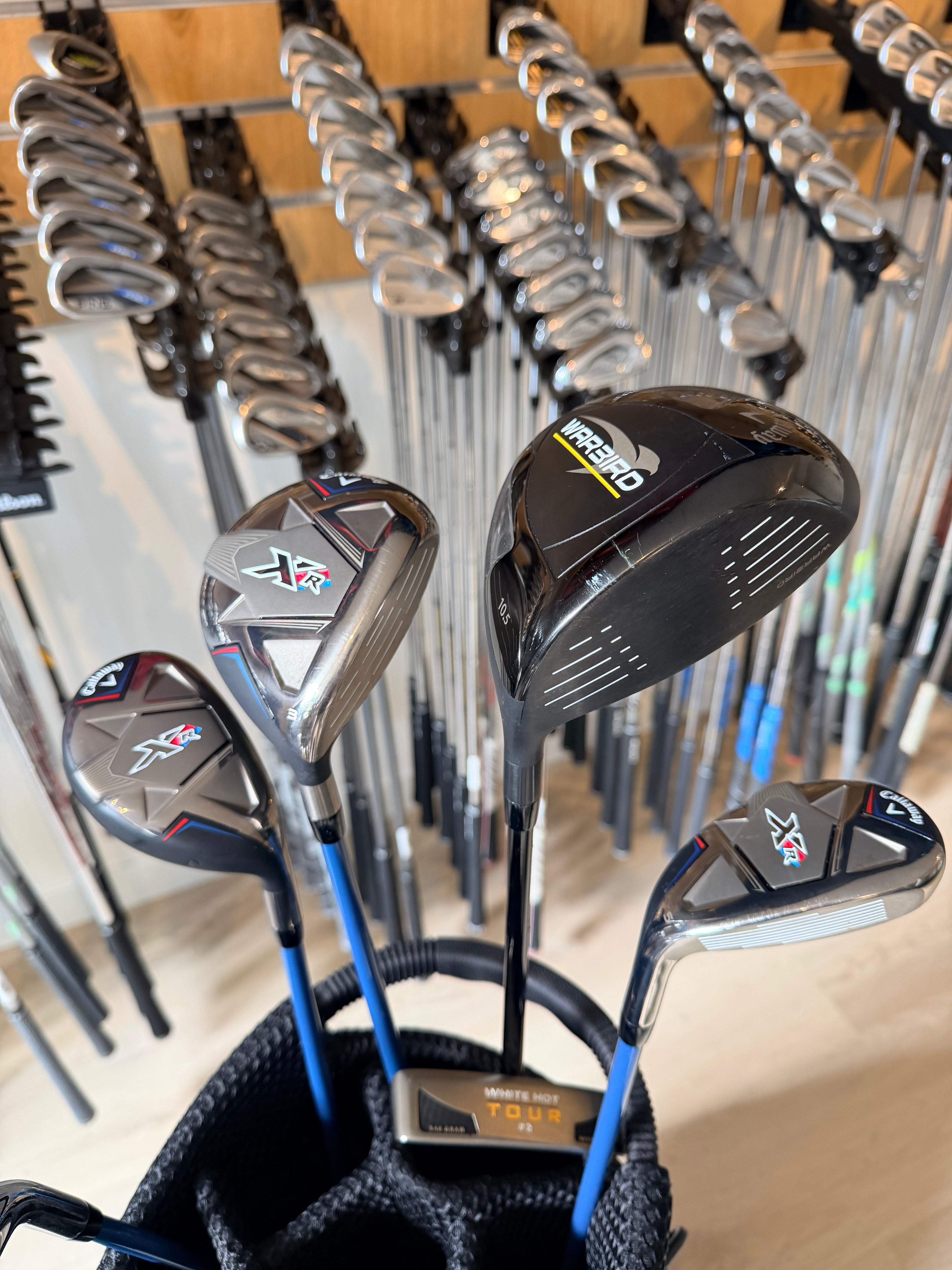 Complete Callaway XR golfset met graphite clubs en Odyssey White Hot Tour putter, rechtshandig, voor ervaring op de golfbaan