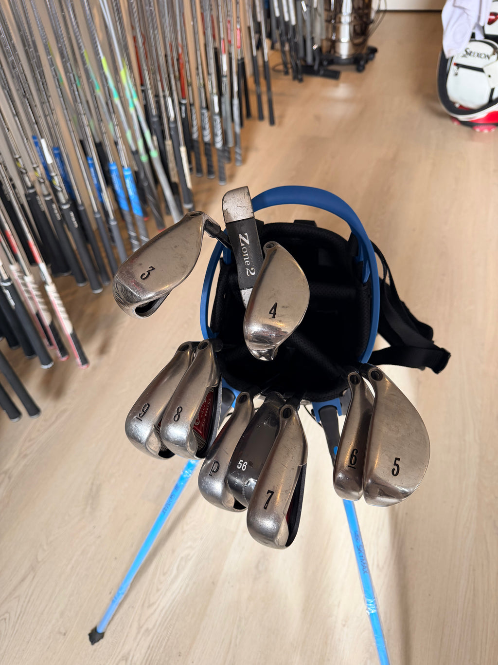 Golfset Callaway Big Bertha met 3 tot PW, nieuwe 56° wedge, putter en standbag, geschikt voor gevorderde golfers.
