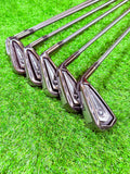 Set Callaway RAZR XF ijzerset 5 t/m PW met graphite shafts voor rechtshandige golfers, inclusief golfclubs op afbeelding