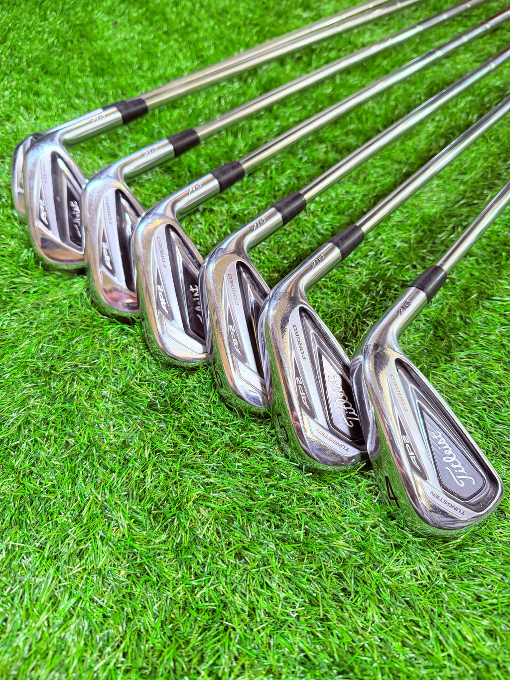 Titleist AP2 716 IJzerset – 4 t/m PW Dynamic Gold R300 Regular (Rechtshandig)