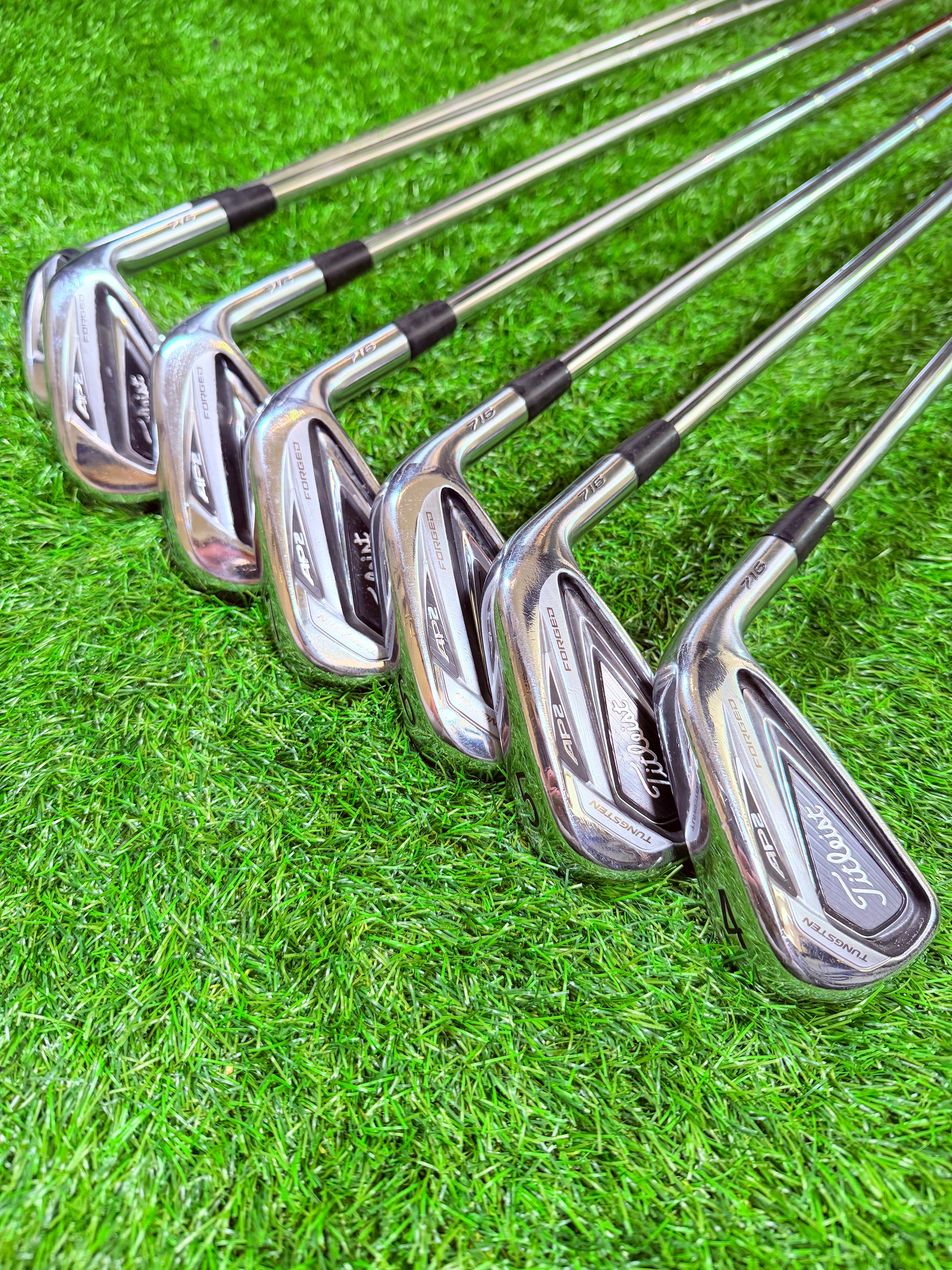 Titleist AP2 716 IJzerset – 4 t/m PW Dynamic Gold R300 Regular (Rechtshandig)