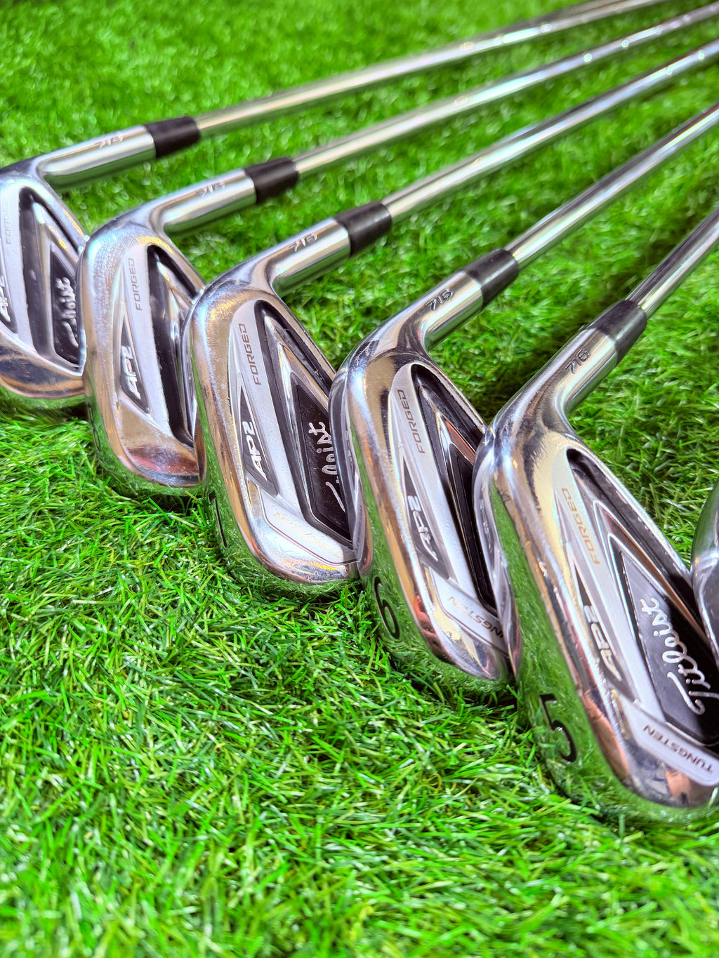 Titleist AP2 716 IJzerset – 4 t/m PW Dynamic Gold R300 Regular (Rechtshandig)