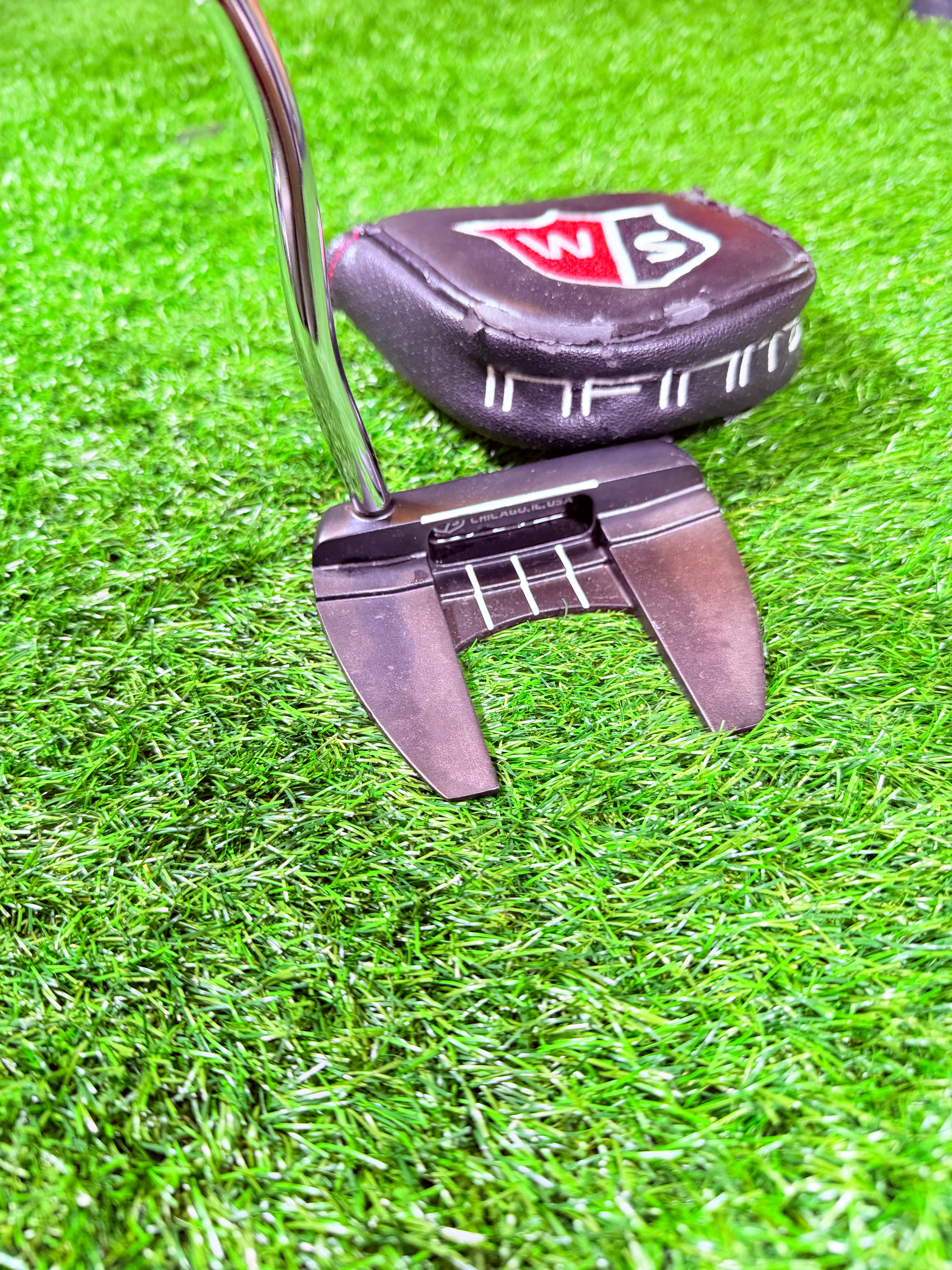 Wilson Staff Infinite Bucktown Putter – 34" (Rechtshandig)