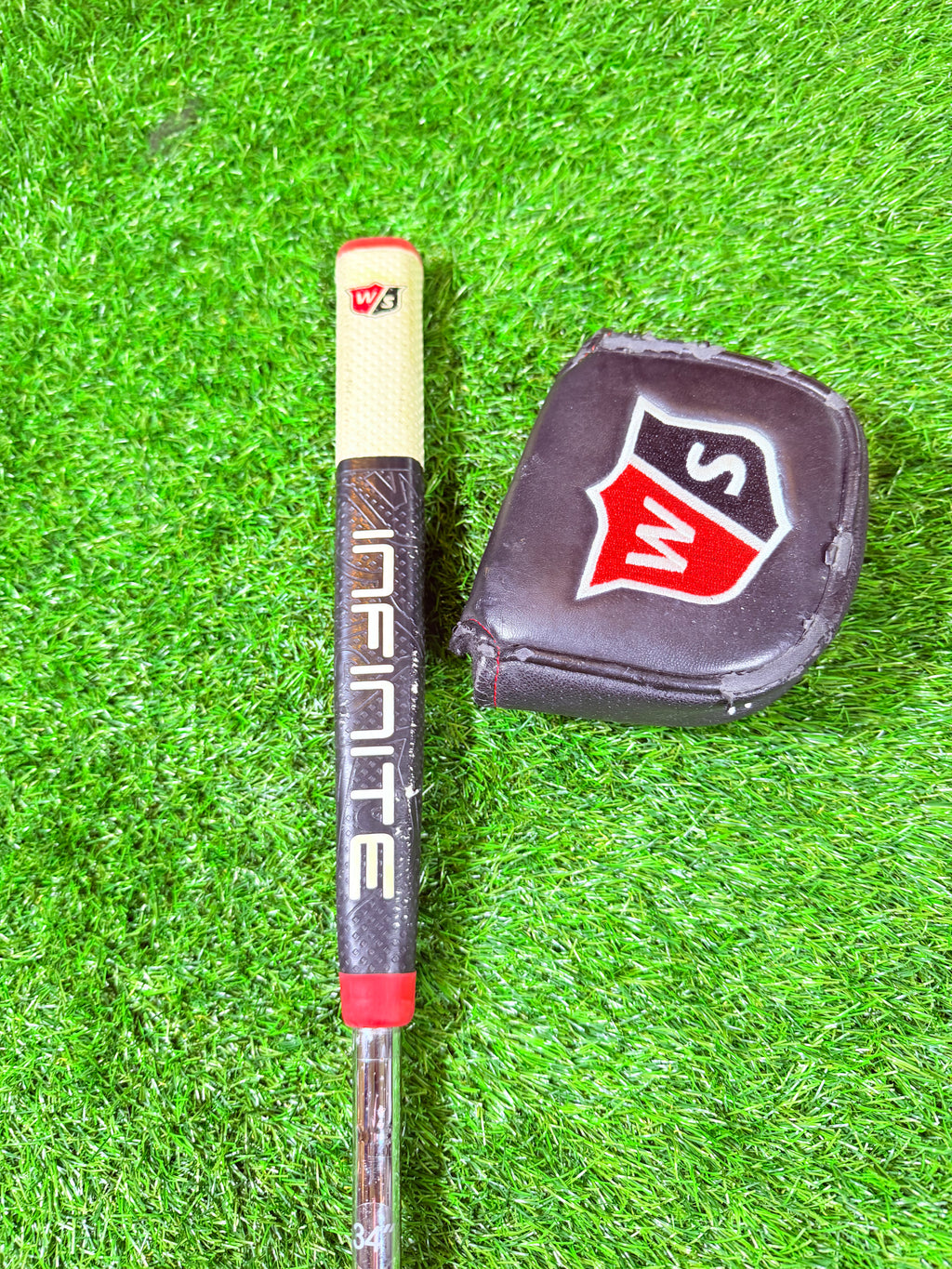 Wilson Staff Infinite Bucktown Putter – 34" (Rechtshandig)