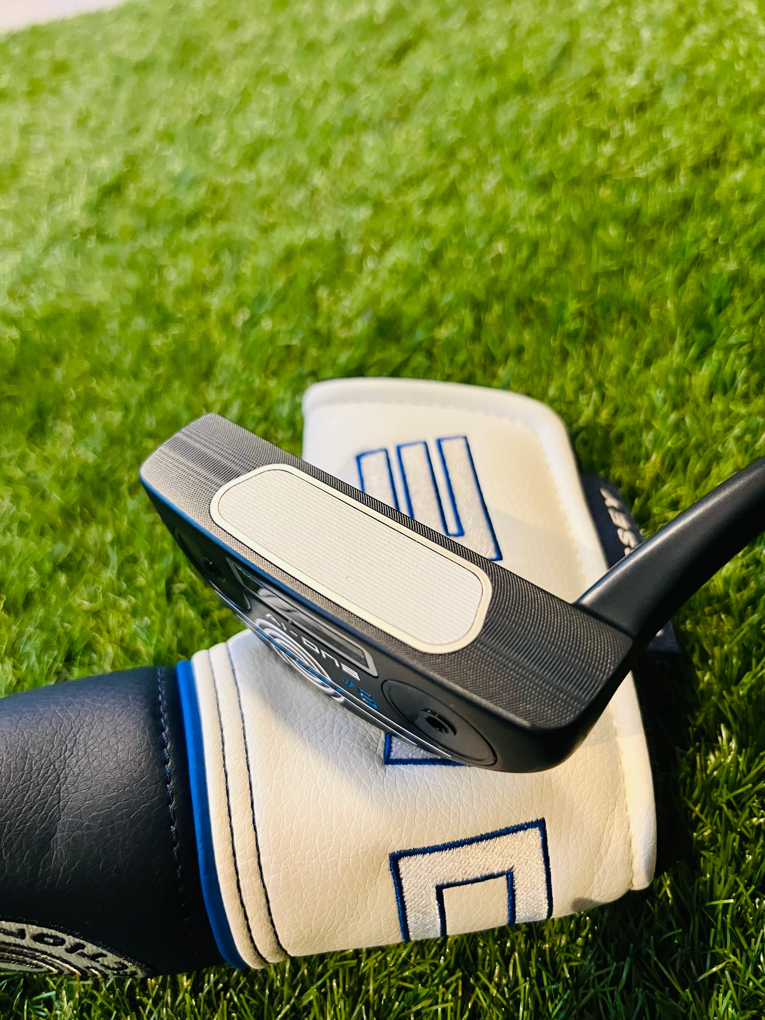 Odyssey Ai-One #9 Tour Bag Collection Putter – 33 inch