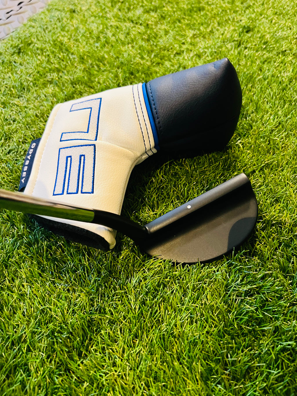 Odyssey Ai-One #9 Tour Bag Collection Putter – 33 inch