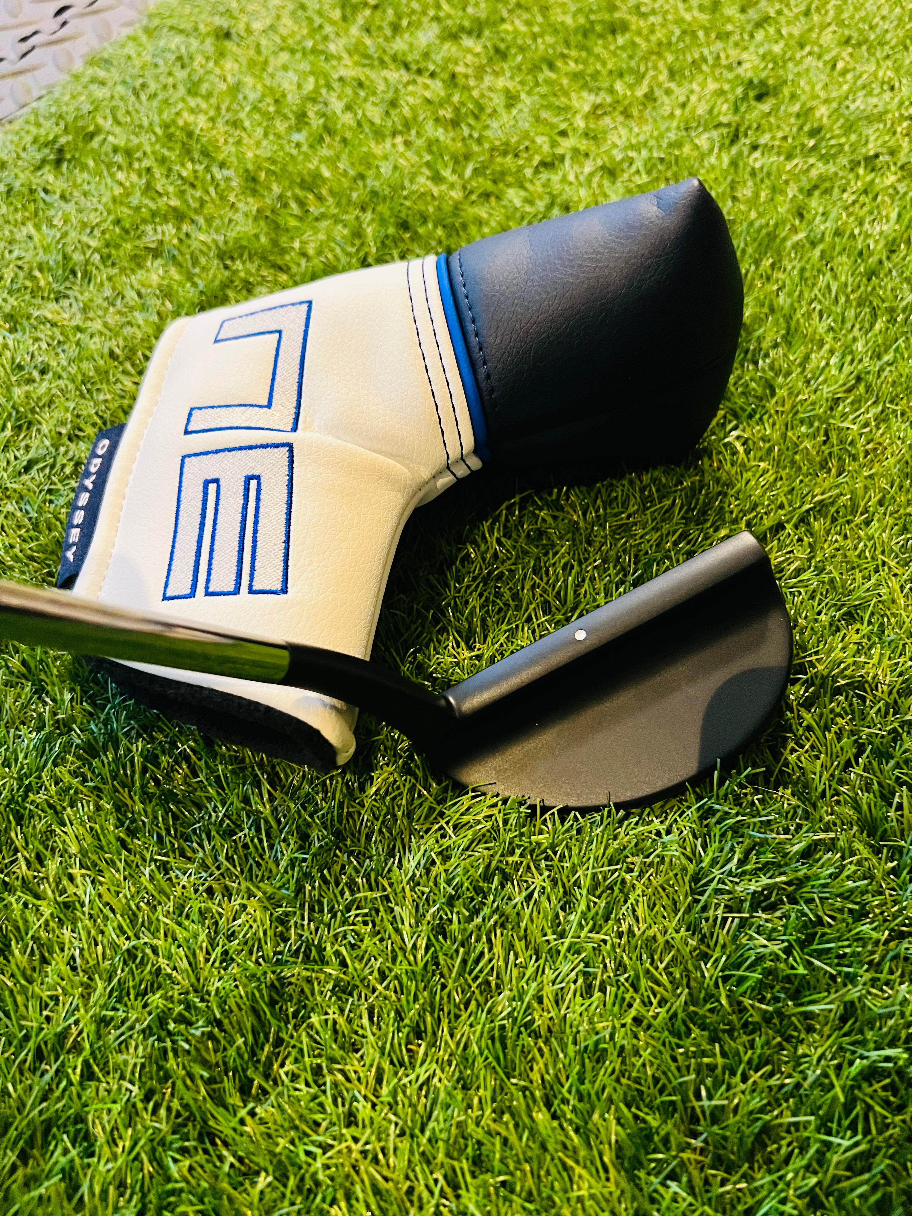 Odyssey Ai-One #9 Tour Bag Collection Putter – 33 inch