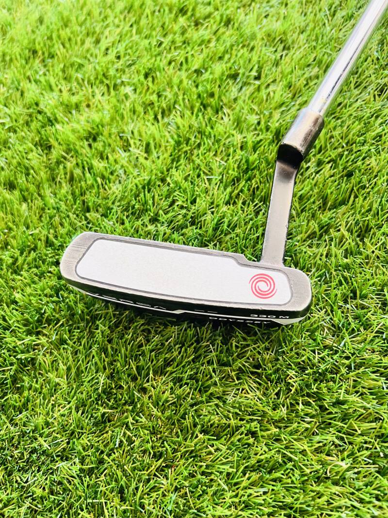 Odyssey Versa 330M Putter — 33