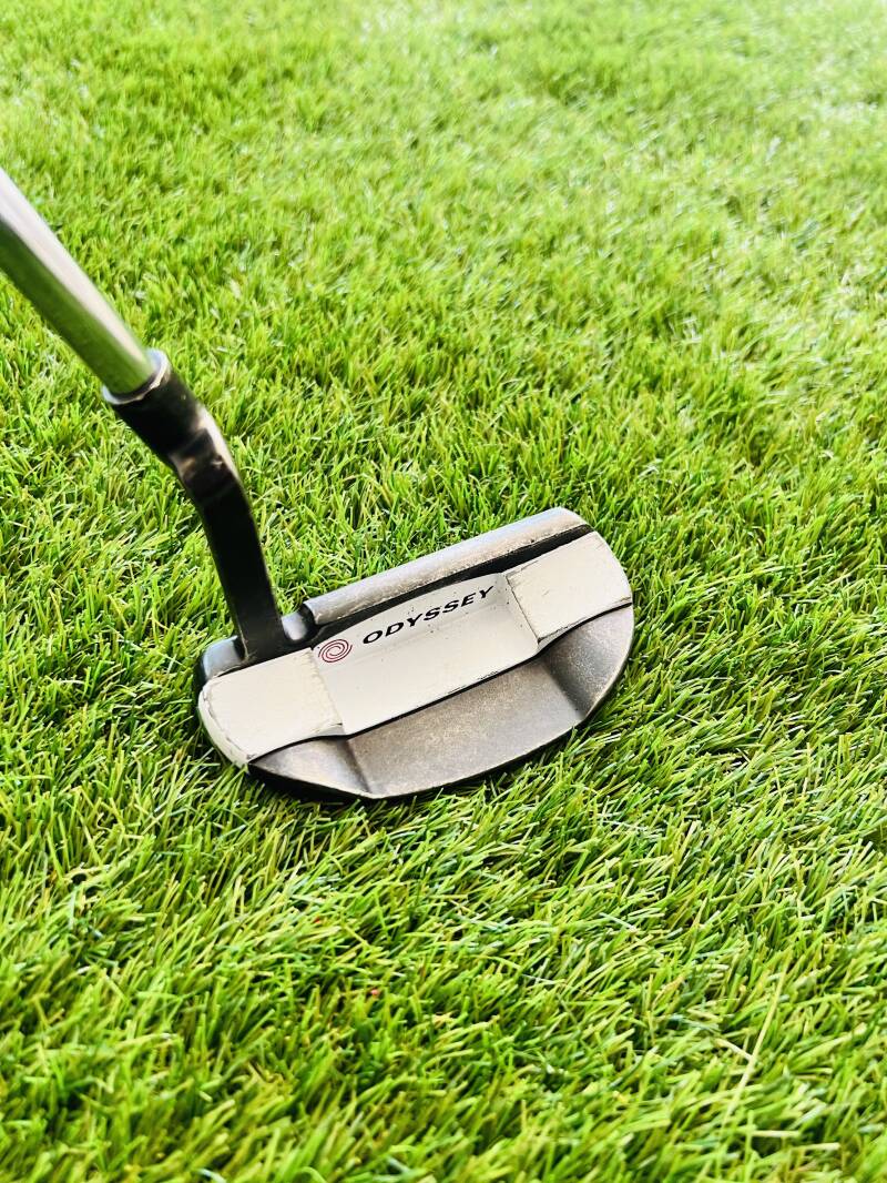 Odyssey Versa 330M Putter — 33