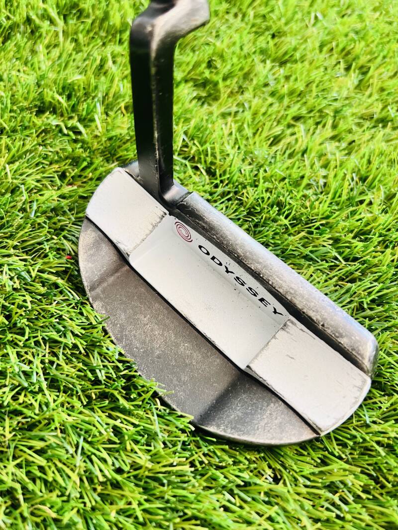 Odyssey Versa 330M Putter — 33