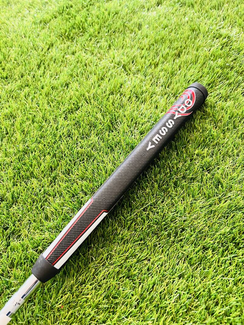 Odyssey Versa 330M Putter — 33