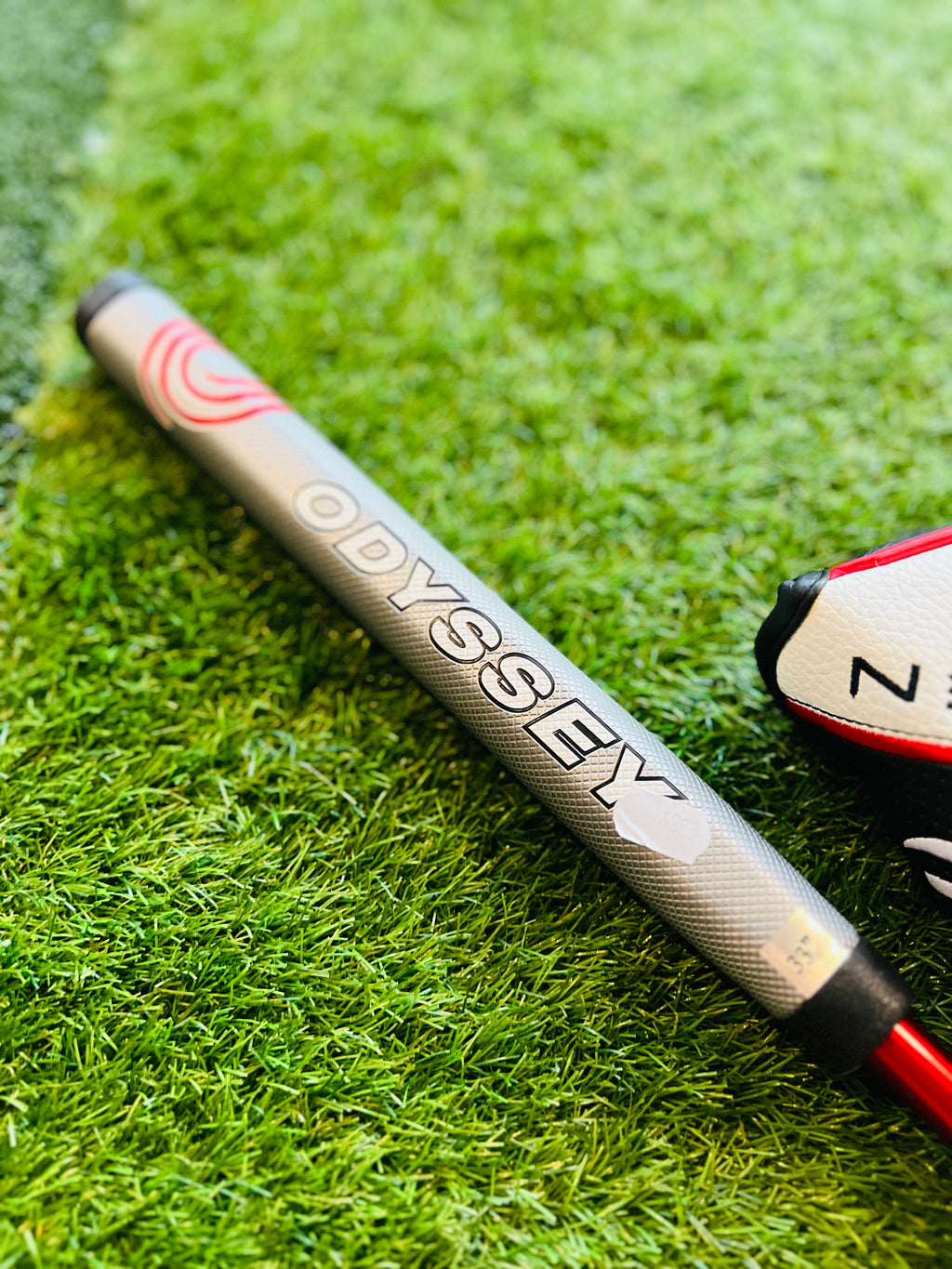 Grip van de Odyssey 2 ball tour lined putter
