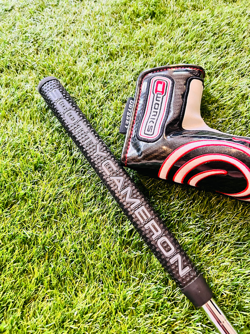 Scotty Cameron grip op Odyssey O Works 9 putter