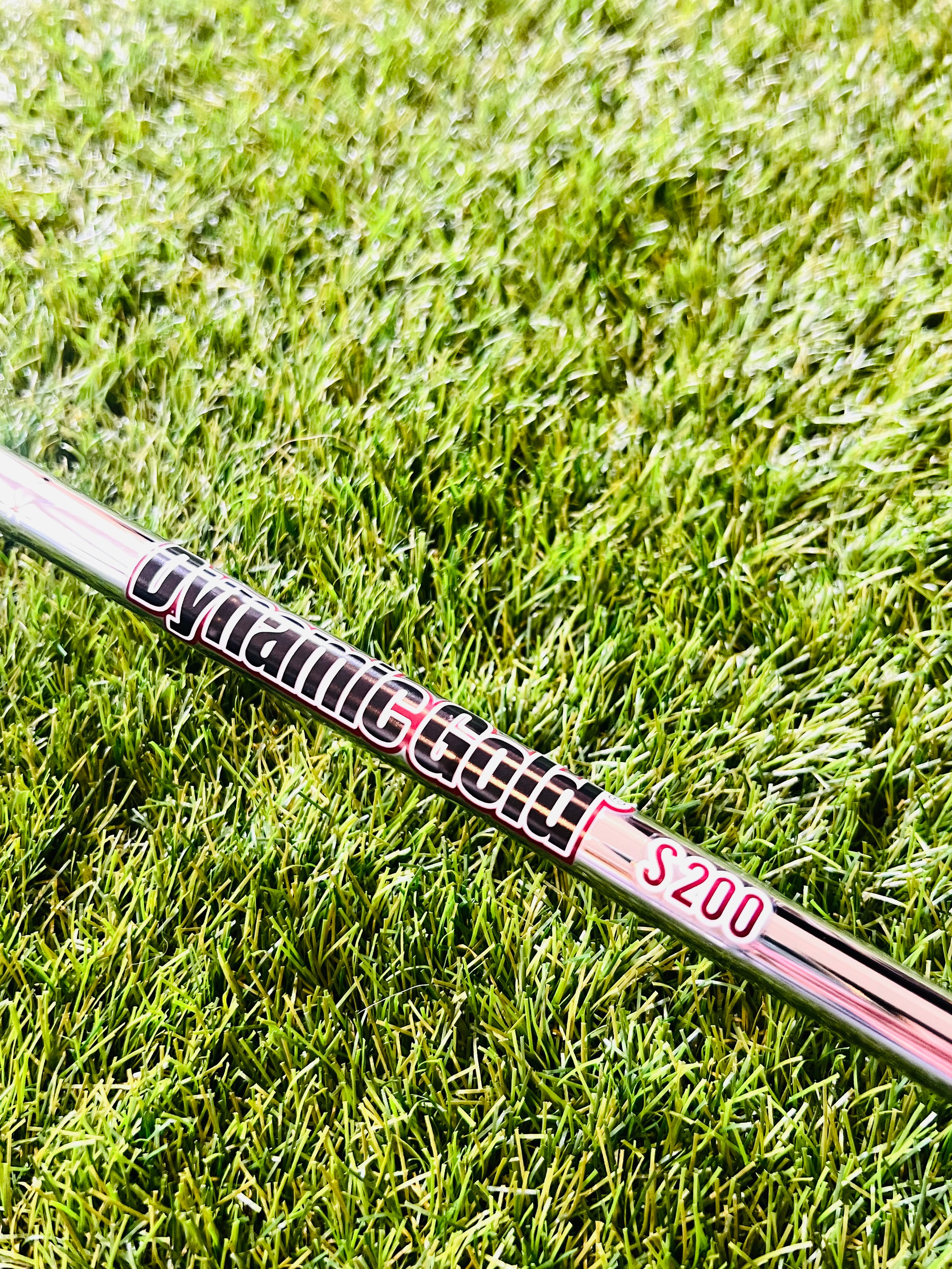 Dynamic Gold S200 shaft in de Taylormade Milled Grind 2 wedge